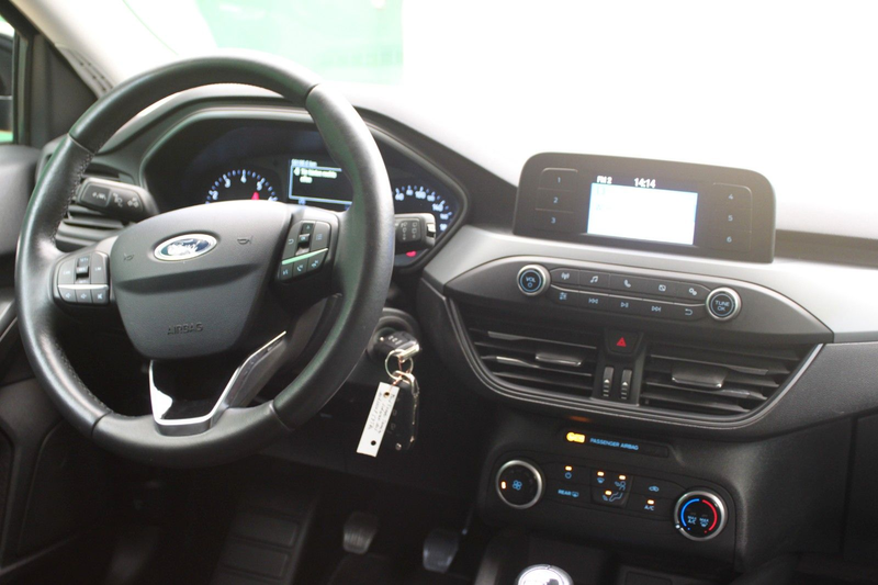 Ford Focus Turnier 1.0/ PDC/ Klima/ AHK/ nur 59 tkm — photo 13