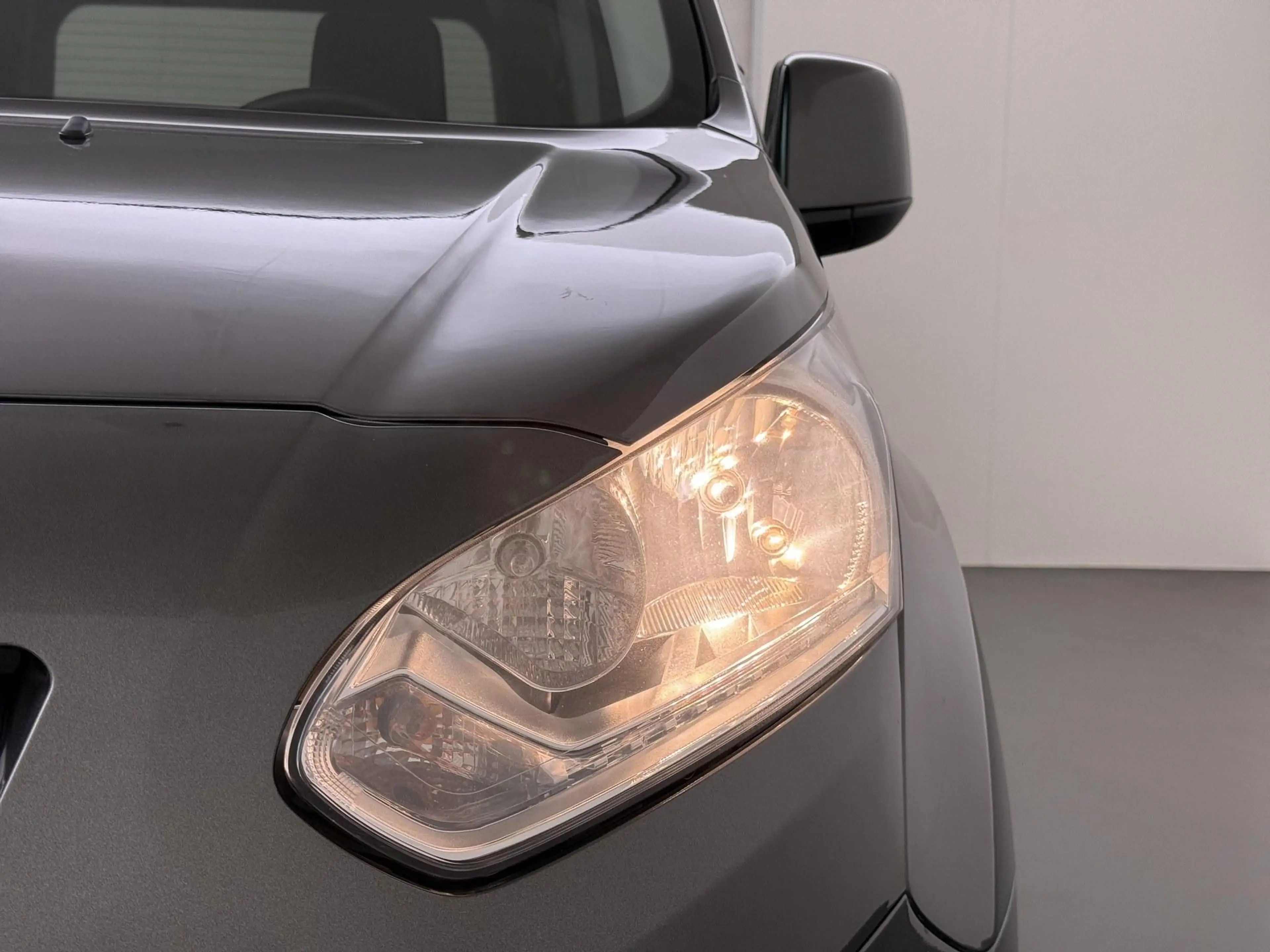 Ford Tourneo Connect 1.0 EcoBoost Titanium — photo 23
