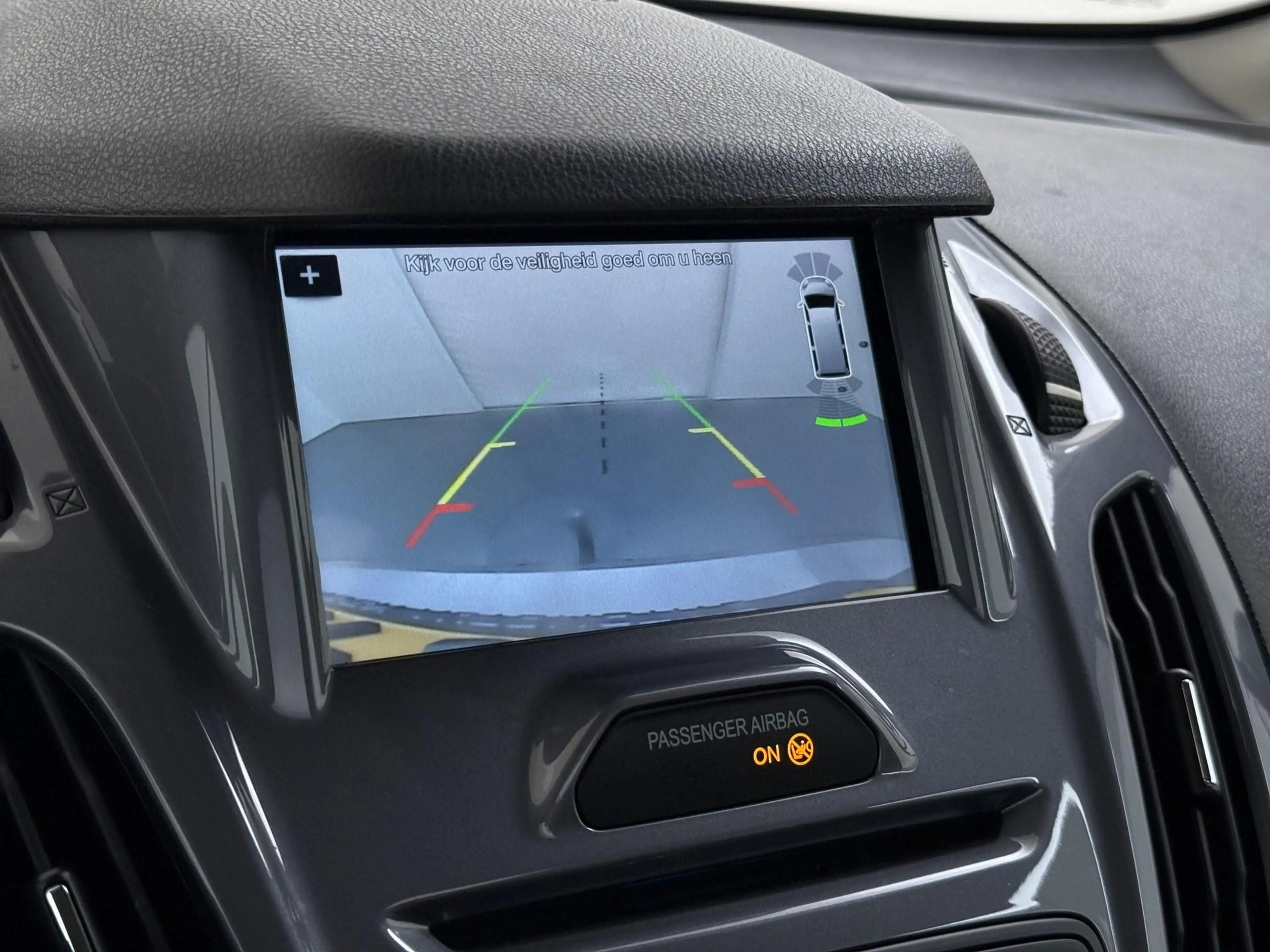 Ford Tourneo Connect 1.0 EcoBoost Titanium — photo 16