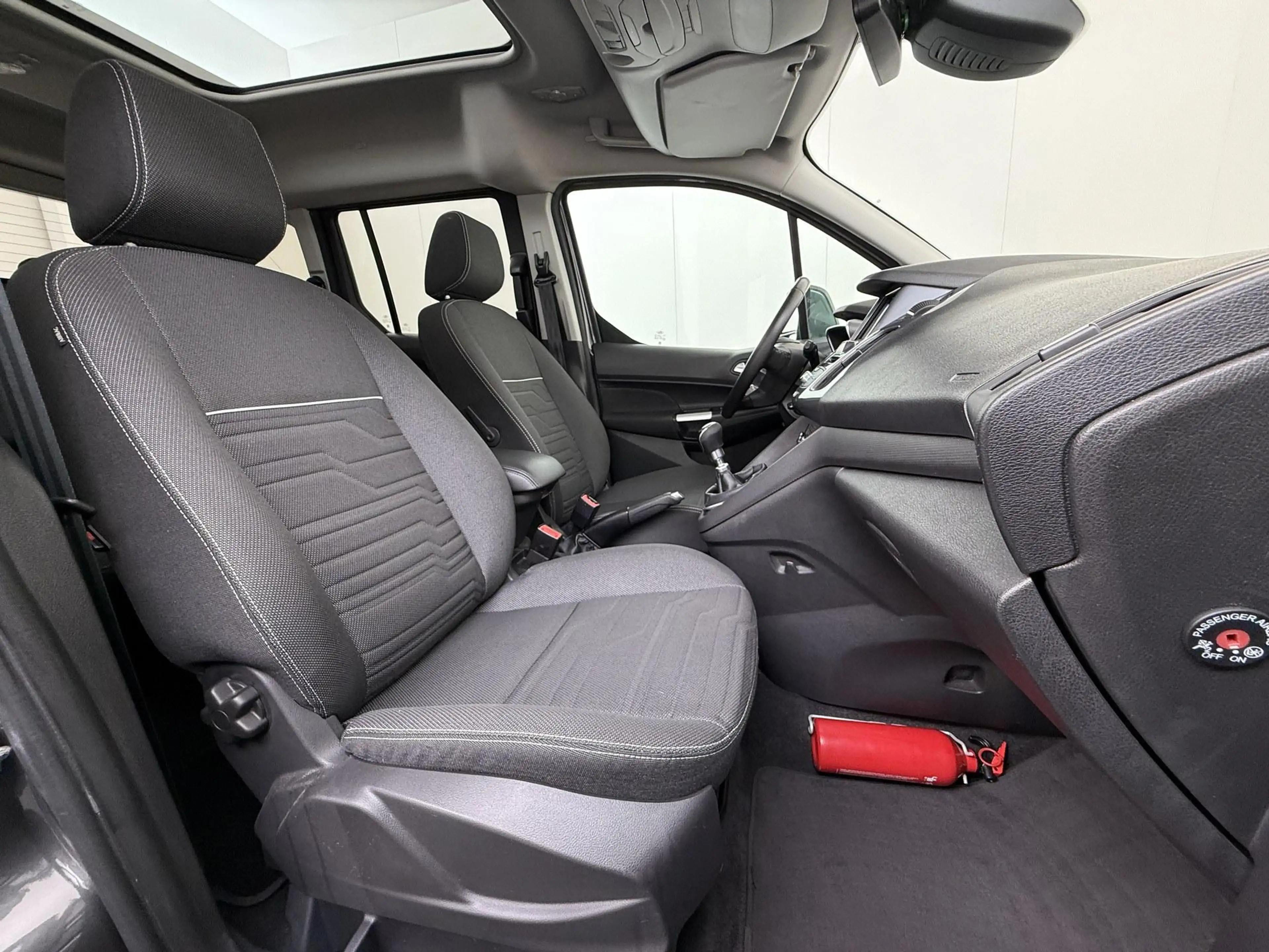 Ford Tourneo Connect 1.0 EcoBoost Titanium — photo 13