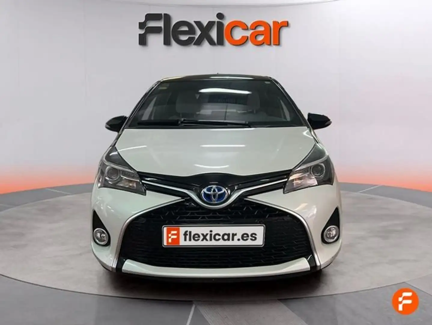 Toyota Yaris HSD 1.5 Active Gris - 2