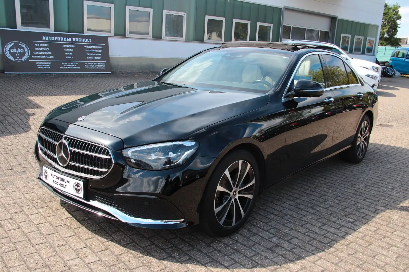 Mercedes-Benz E 220 d Lim. MBUX, Pano, 360, LED, Wide, Burmest Schwarz - 2