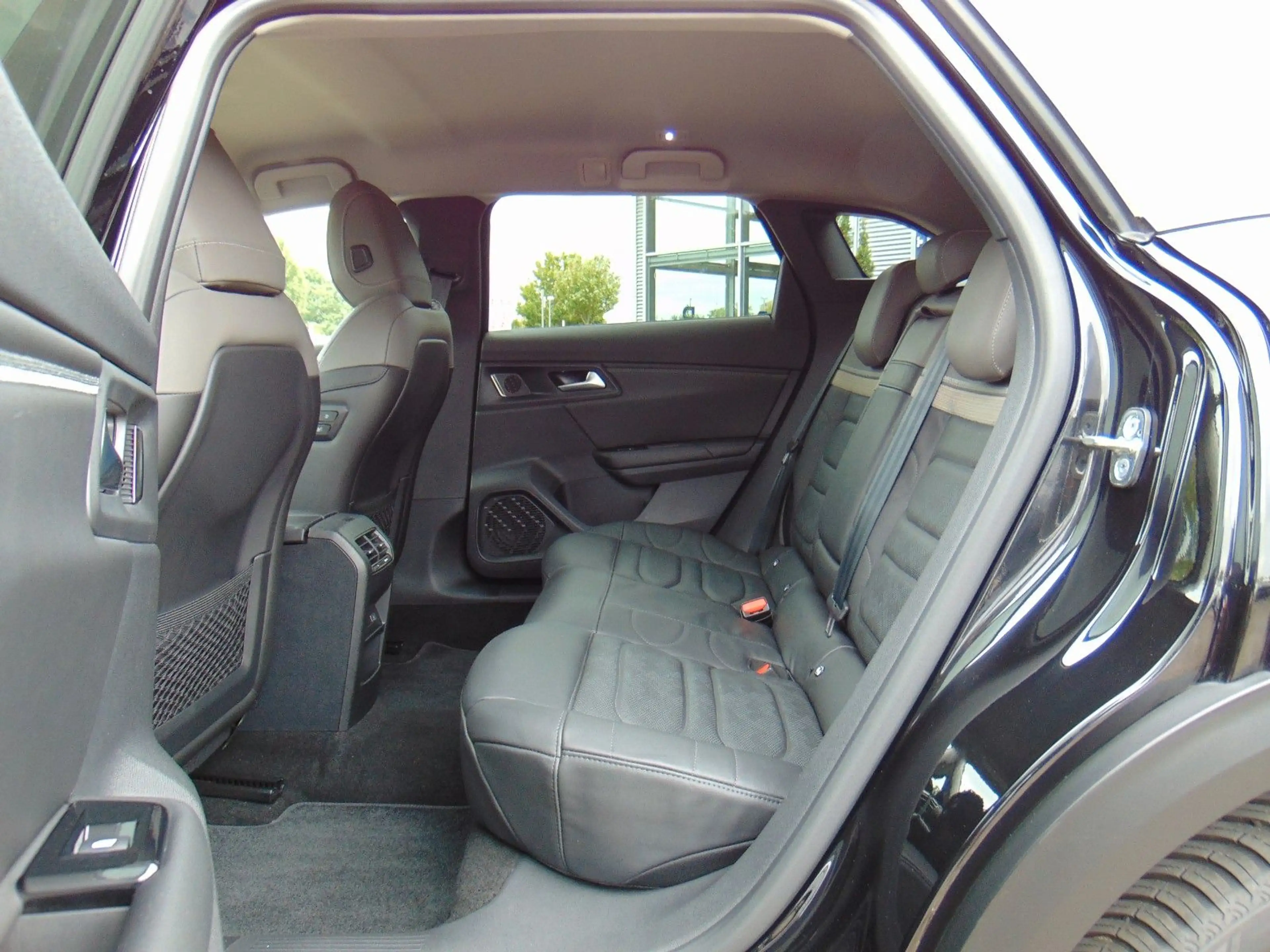 Citroen C5 X Hybrid 145 e-DCS6 Plus - HUD - Leder - Cam — photo 9