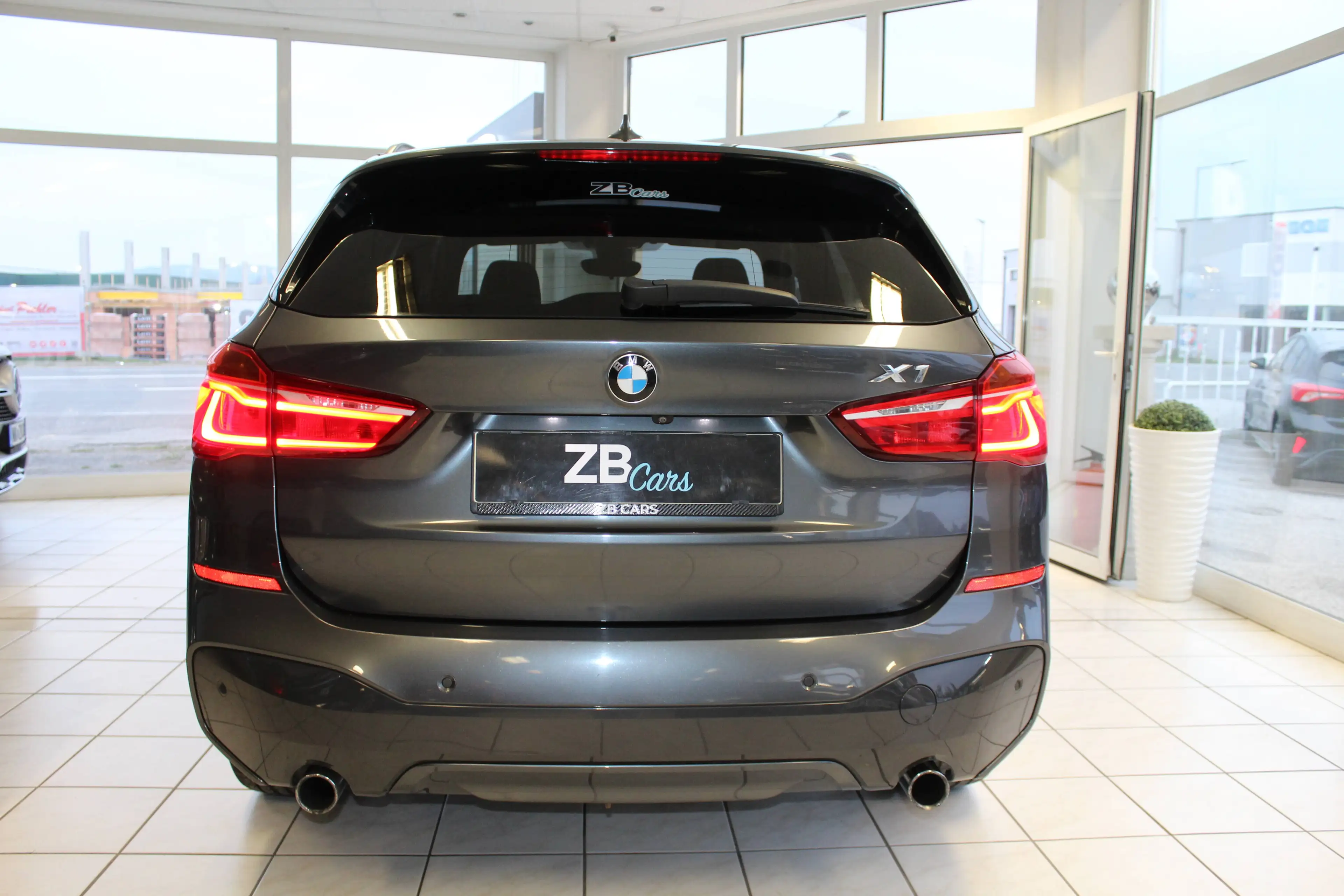 BMW X1 xDrive 20 d M Sport // PANO // NAVI // Kamera — photo 6