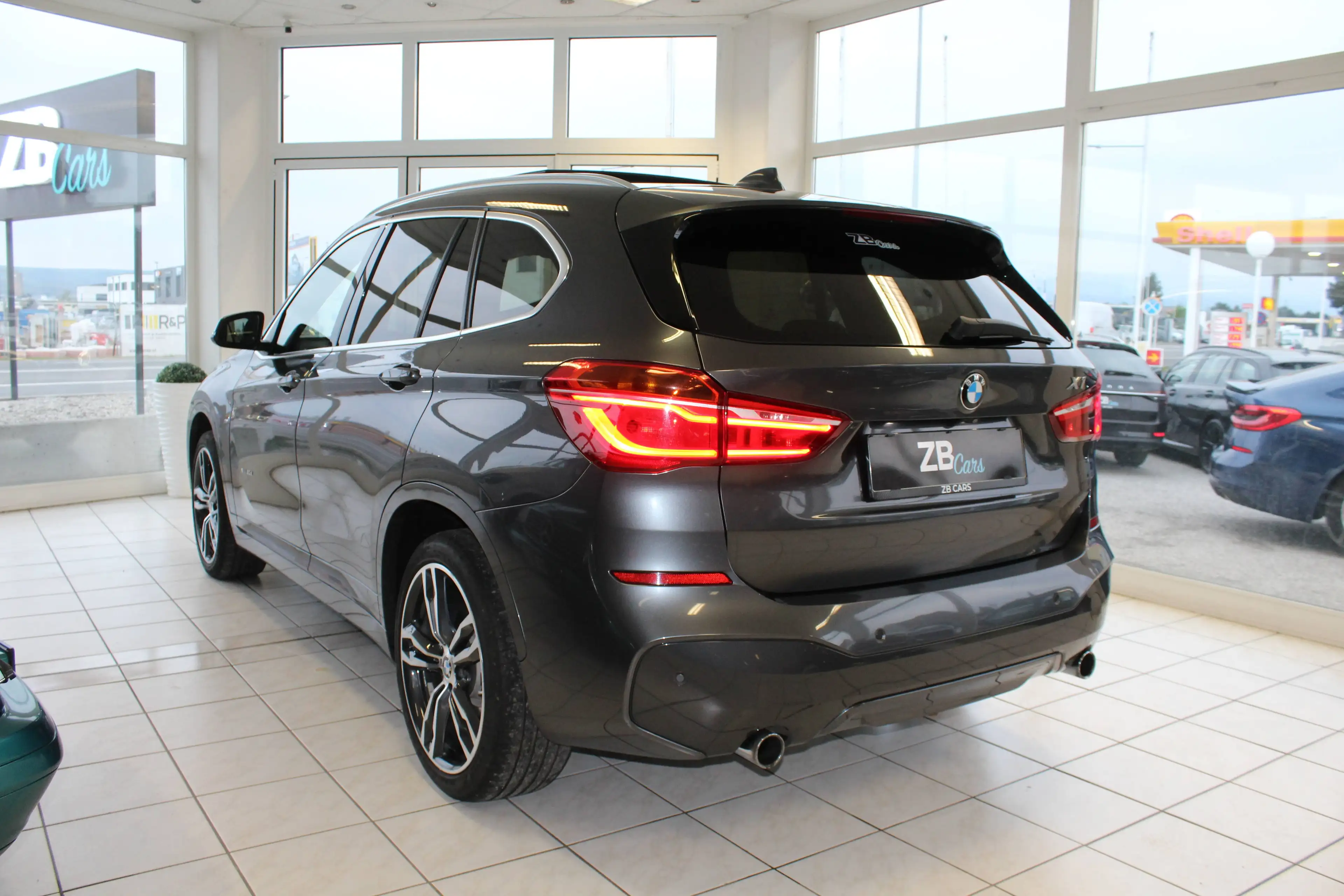 BMW X1 xDrive 20 d M Sport // PANO // NAVI // Kamera — photo 8