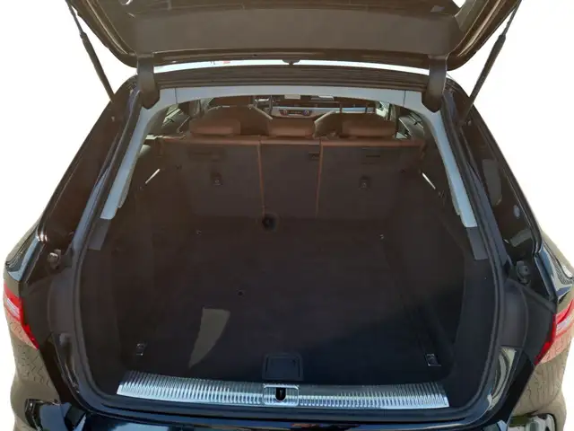 Audi A4 view 14