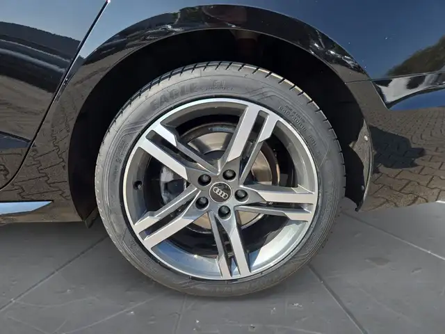 Audi A4 view 15