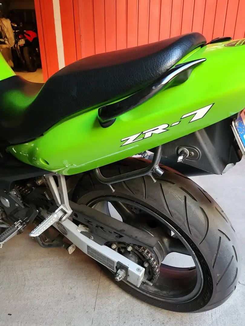 Kawasaki ZR 750 Зелений - 1