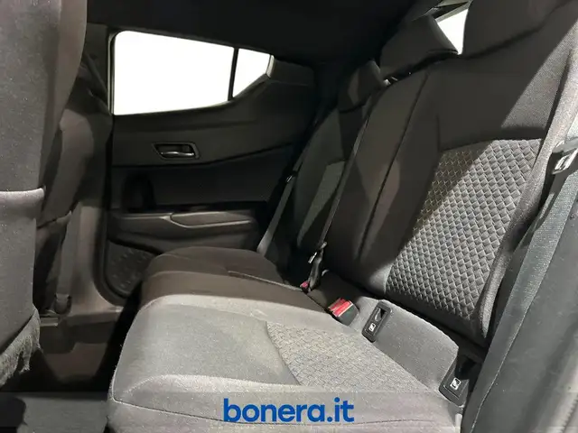 Toyota C-HR view 11