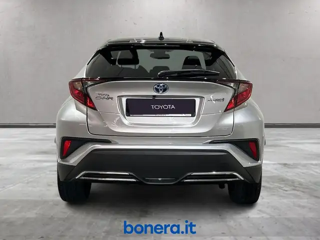 Toyota C-HR view 12