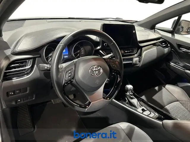 Toyota C-HR view 7