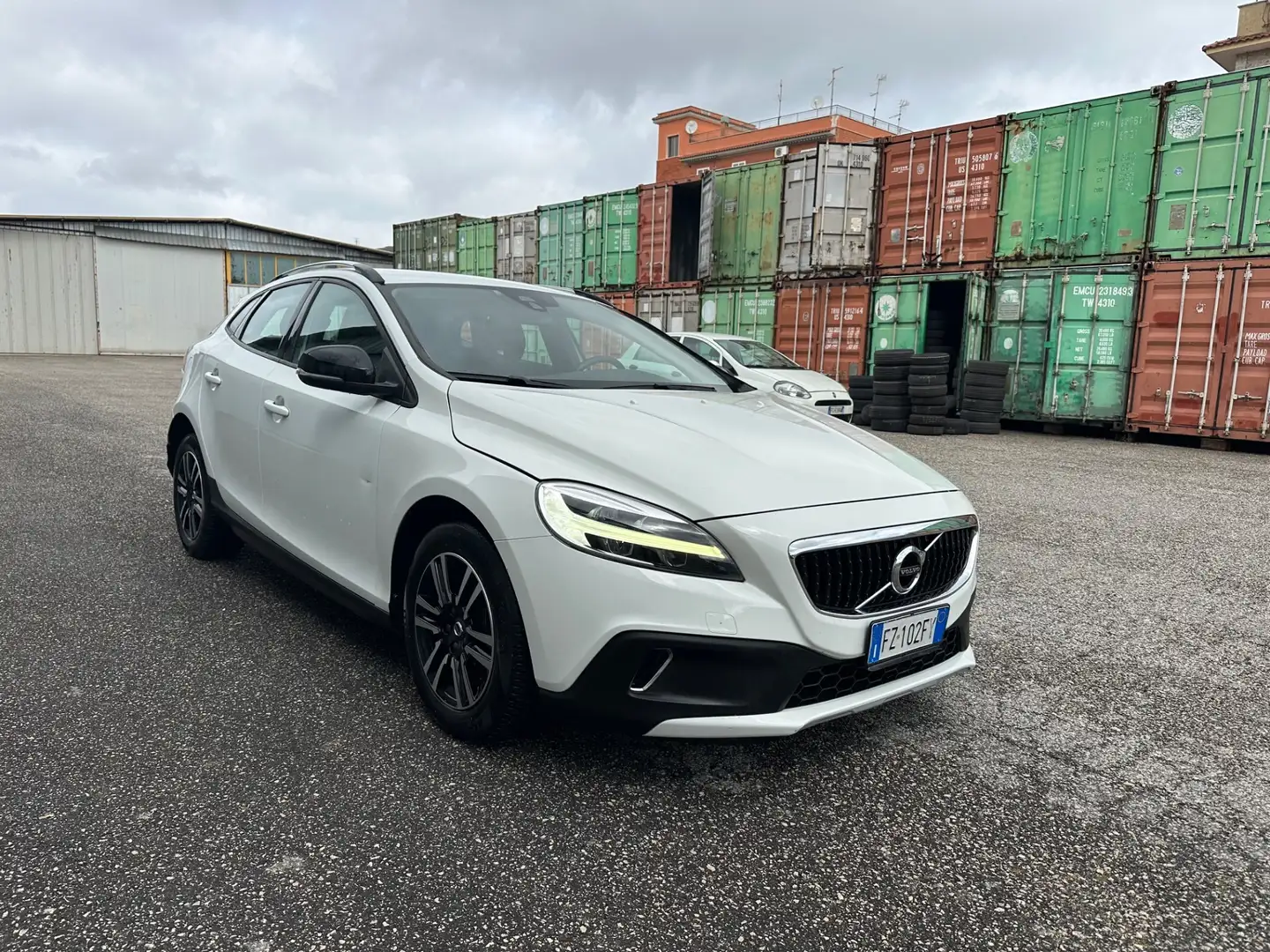 Volvo V40 Cross Country D2 Geartronic Business Plus Alb - 1