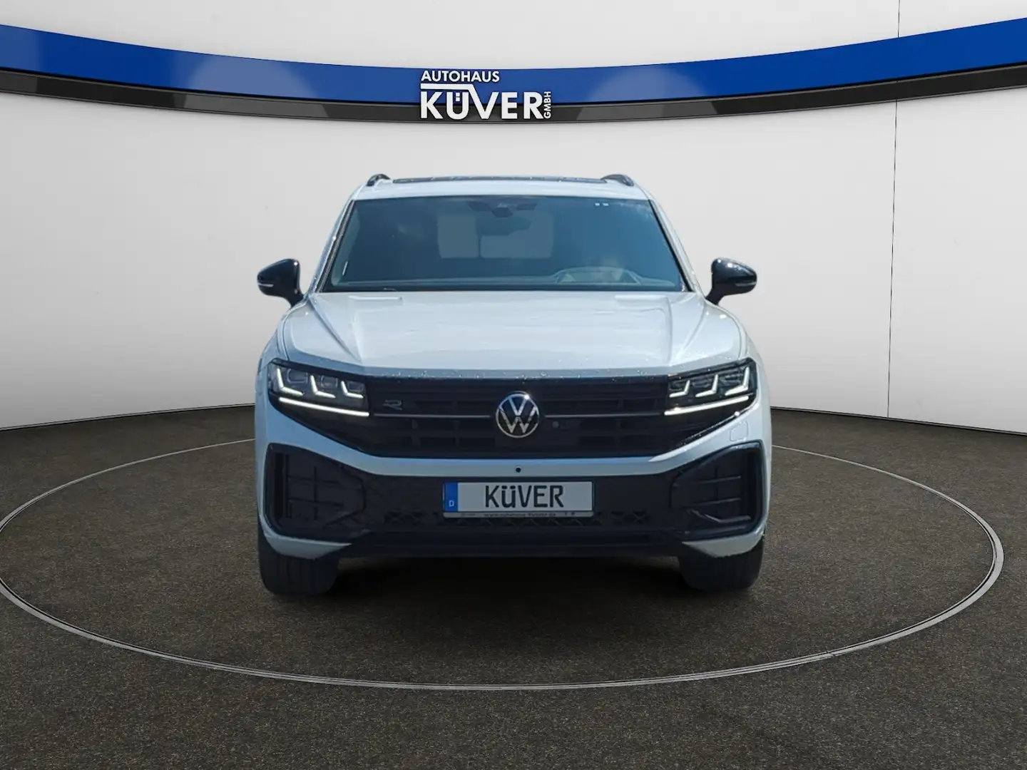 Volkswagen Touareg R-Line 3,0 TDI DSG 4M+Pano+IQ+AHK+Navi Bílá - 2