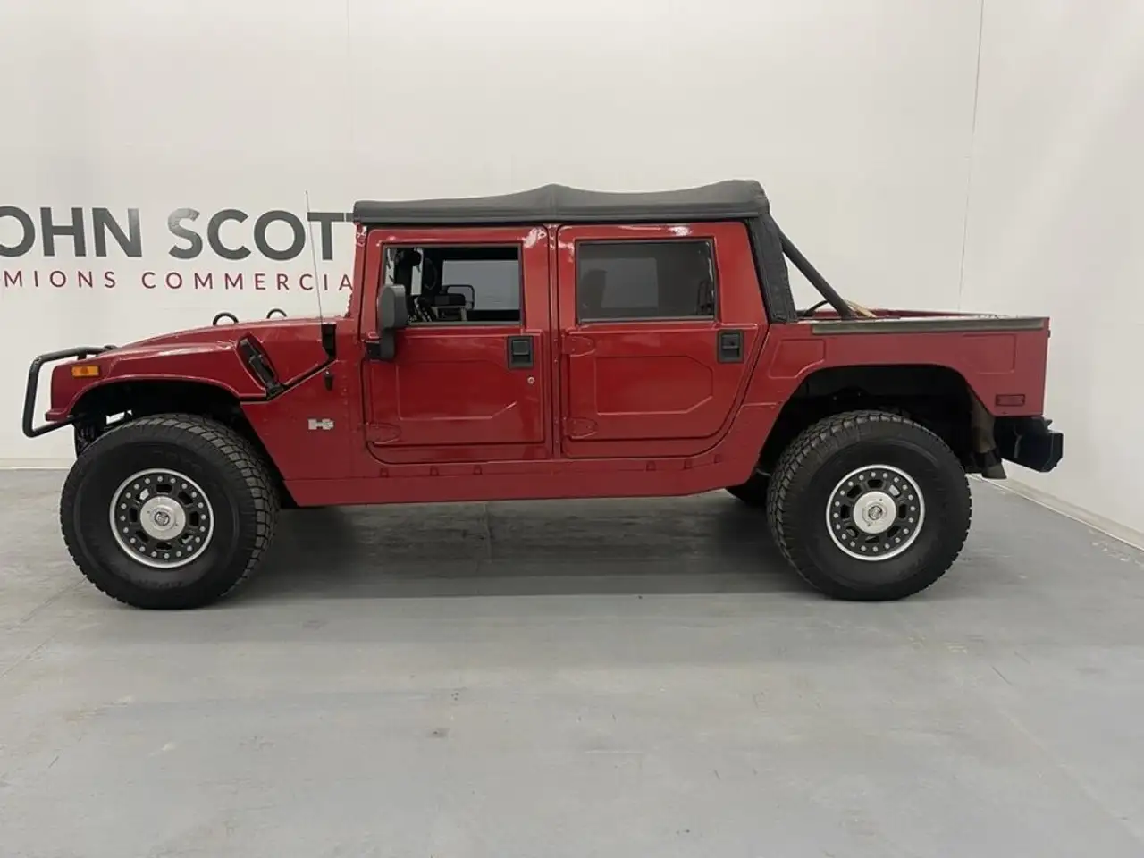 HUMMER H1 снимка HUMMER H1