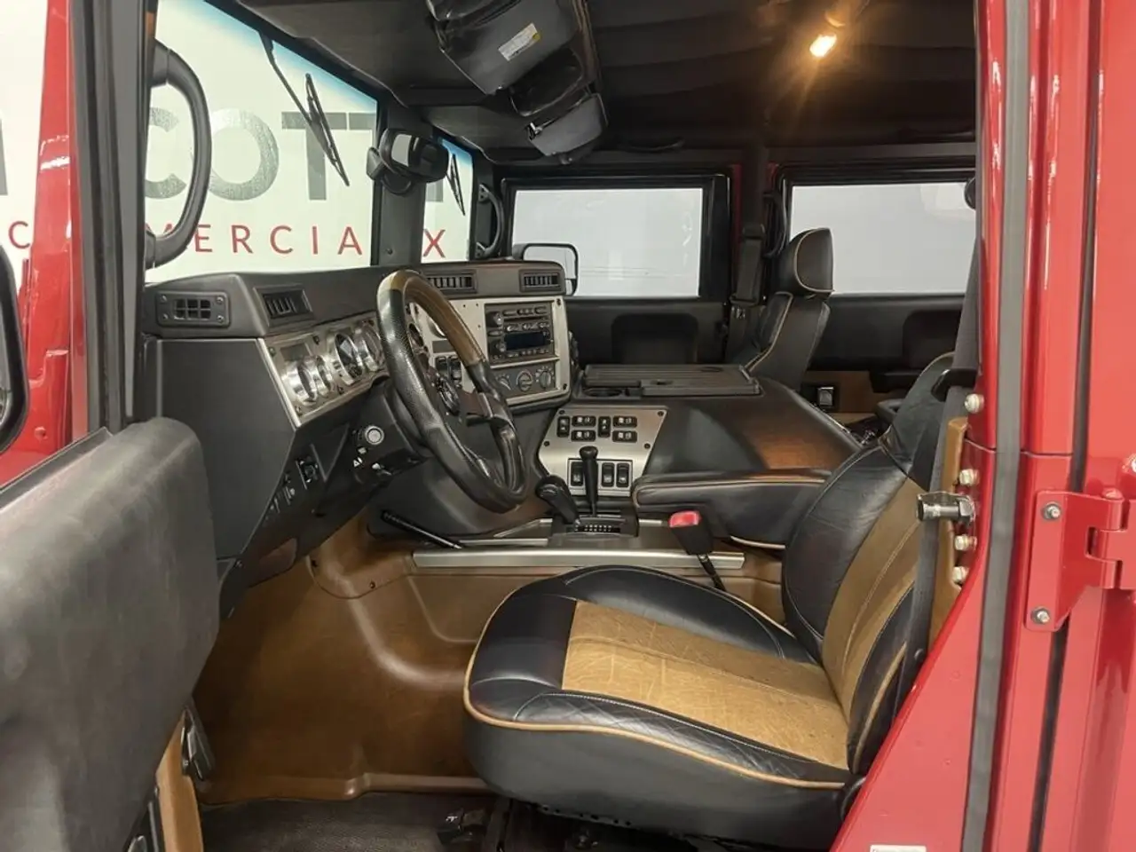 HUMMER H1 снимка HUMMER H1