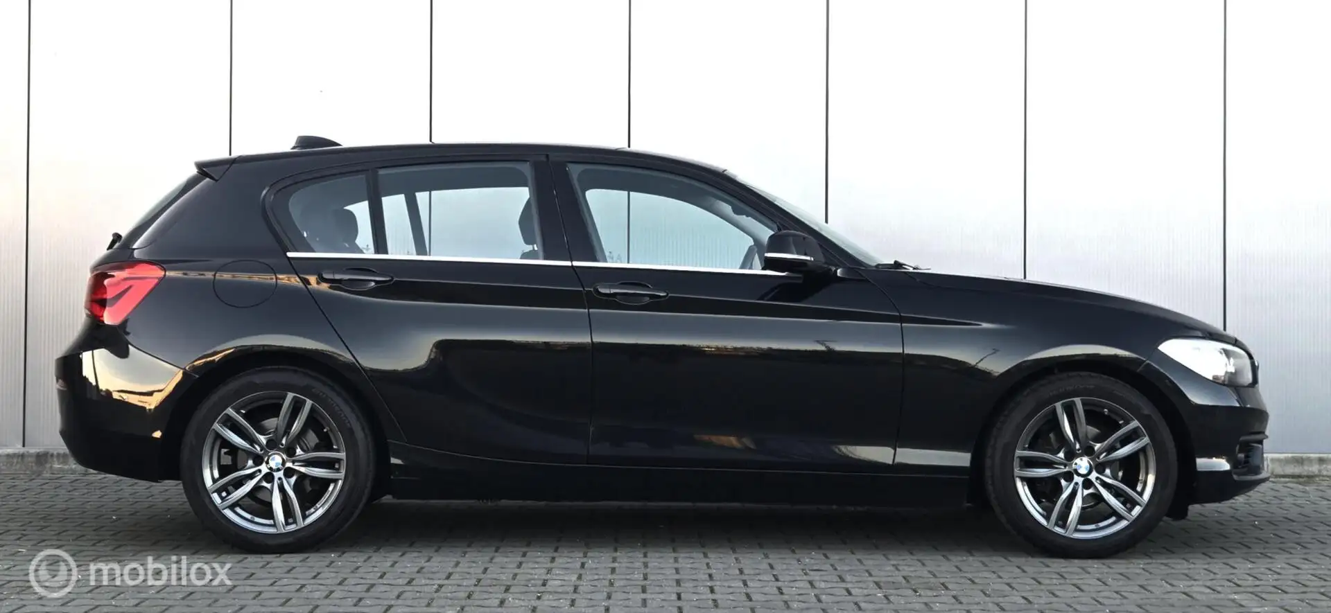BMW 118 1-serie 118i Autom Cruise Stoelverw PDC Navi Trekh Noir - 2