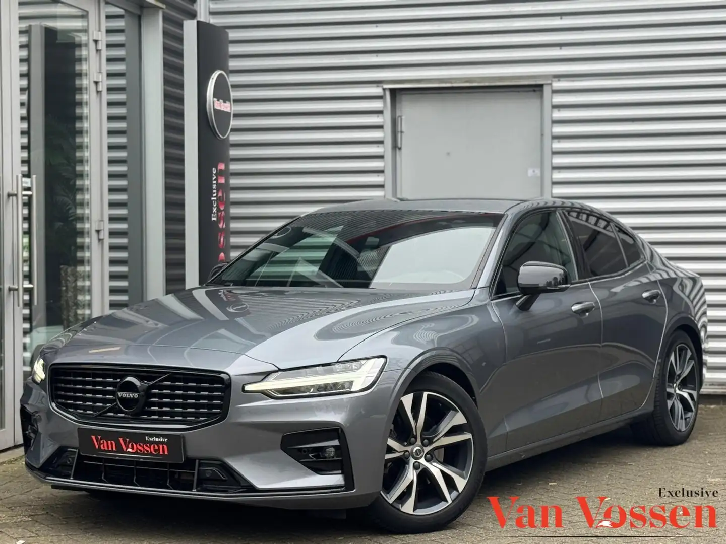 Volvo S60 2.0 B4 R-Design|Camera|Harman&Kardon|Memory|Vollee Grijs - 1