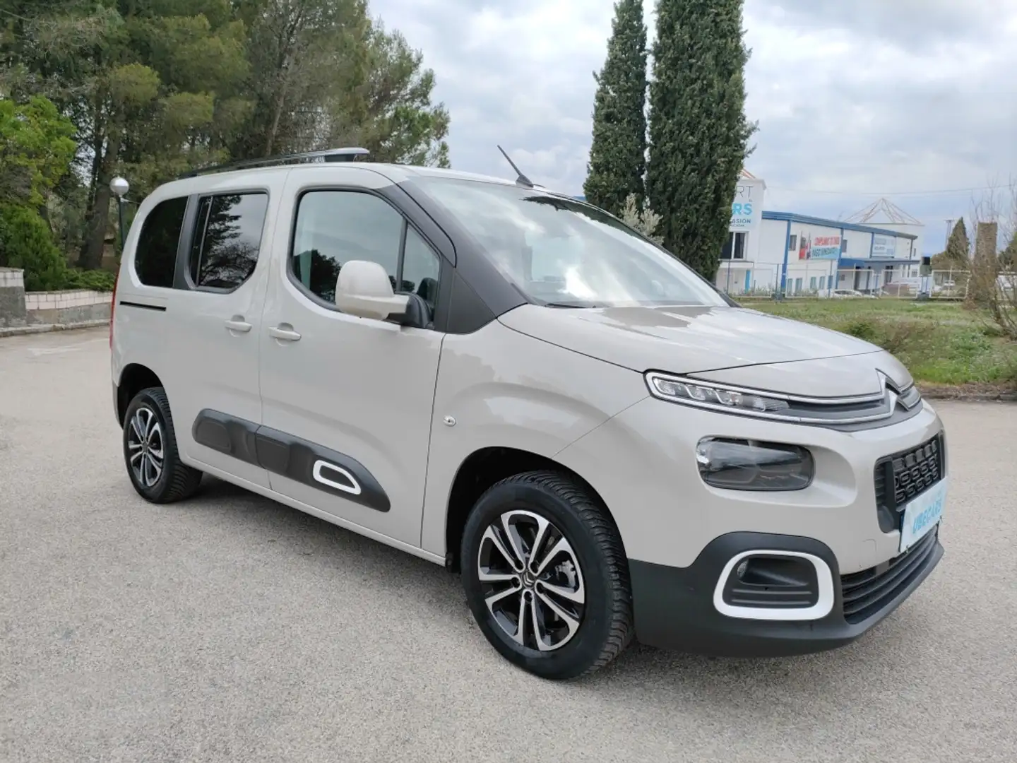 Citroen Berlingo PureTech S&S Talla M Shine 110 Beige - 2