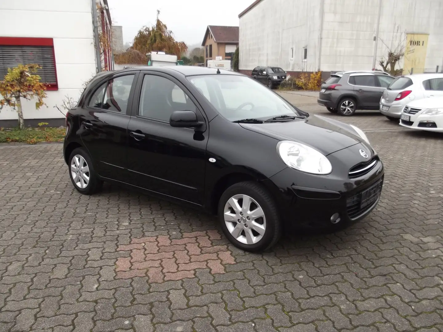 Nissan Micra Acenta S+W Reifen Schwarz - 1