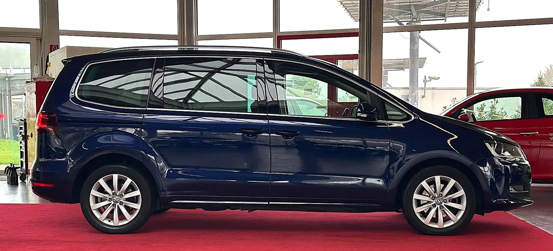 Volkswagen Sharan 2,0 TDI DSG Highline 7-SITZ RFK ACC LEDER Blau - 2