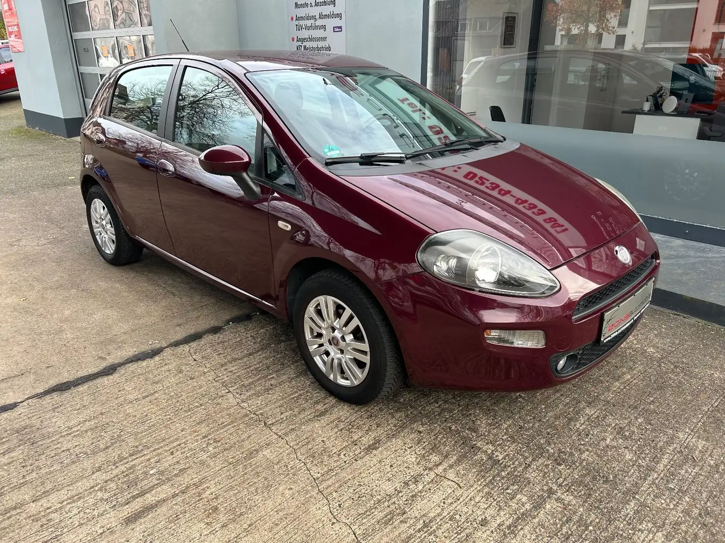 Fiat Punto 1.4 Automatik+NaviZB+Klima+BT+LM-Allwetter Violett - 2