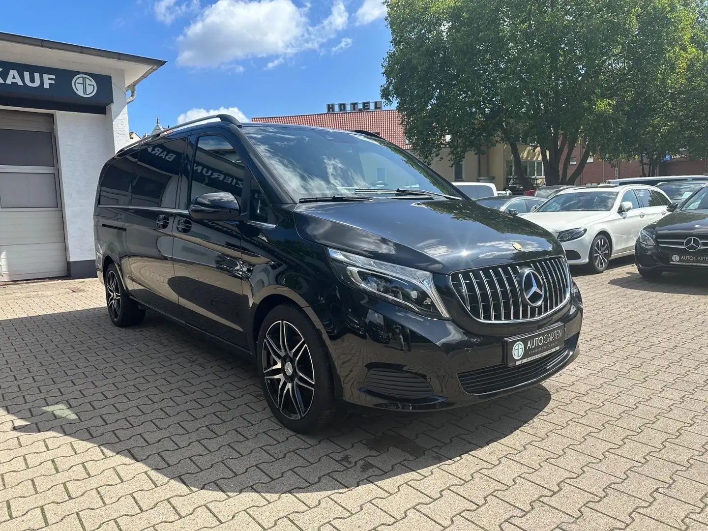 Mercedes-Benz V 250 D  extralang Avantgarde/AMG line/8 Sitze Zwart - 2