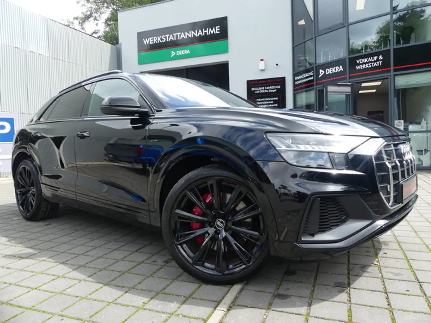 Audi SQ8 4.0 TFSI V8 quattro MATRIX/SOFT/23LM/HUD/AHK Schwarz - 1