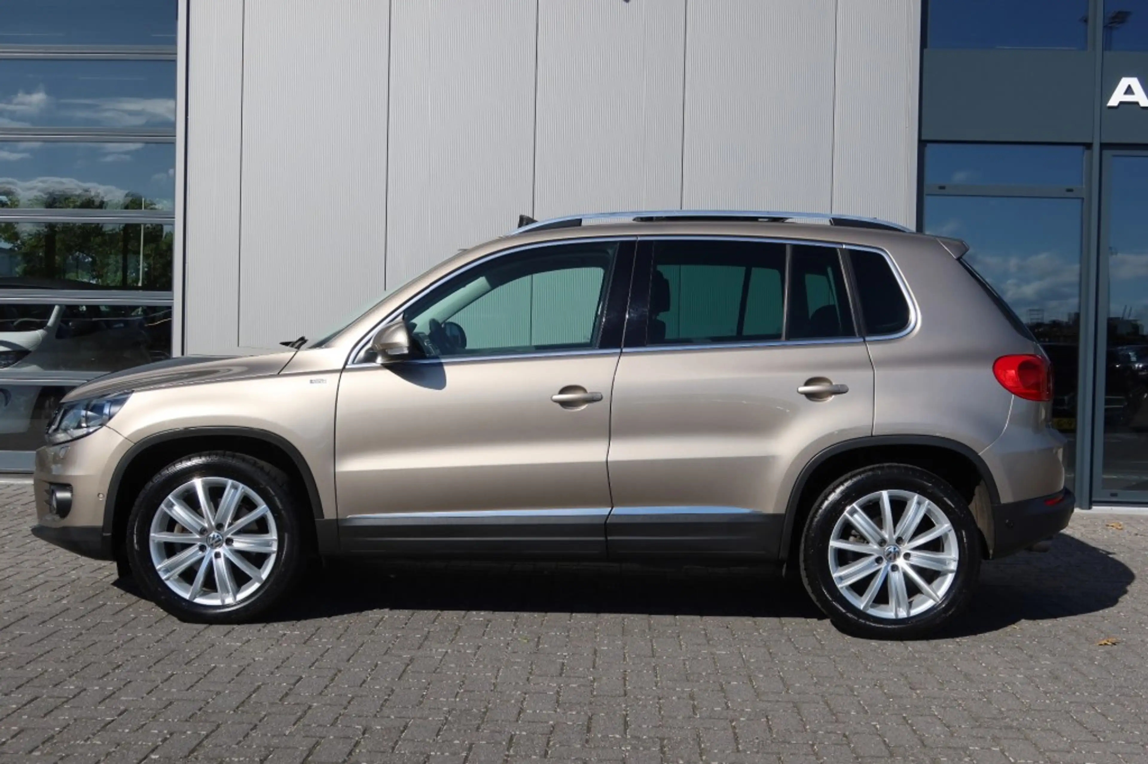 Volkswagen Tiguan 1.4 TSI 122pk Sport & Style Clima, NAVI, Schuif/ka — photo 3