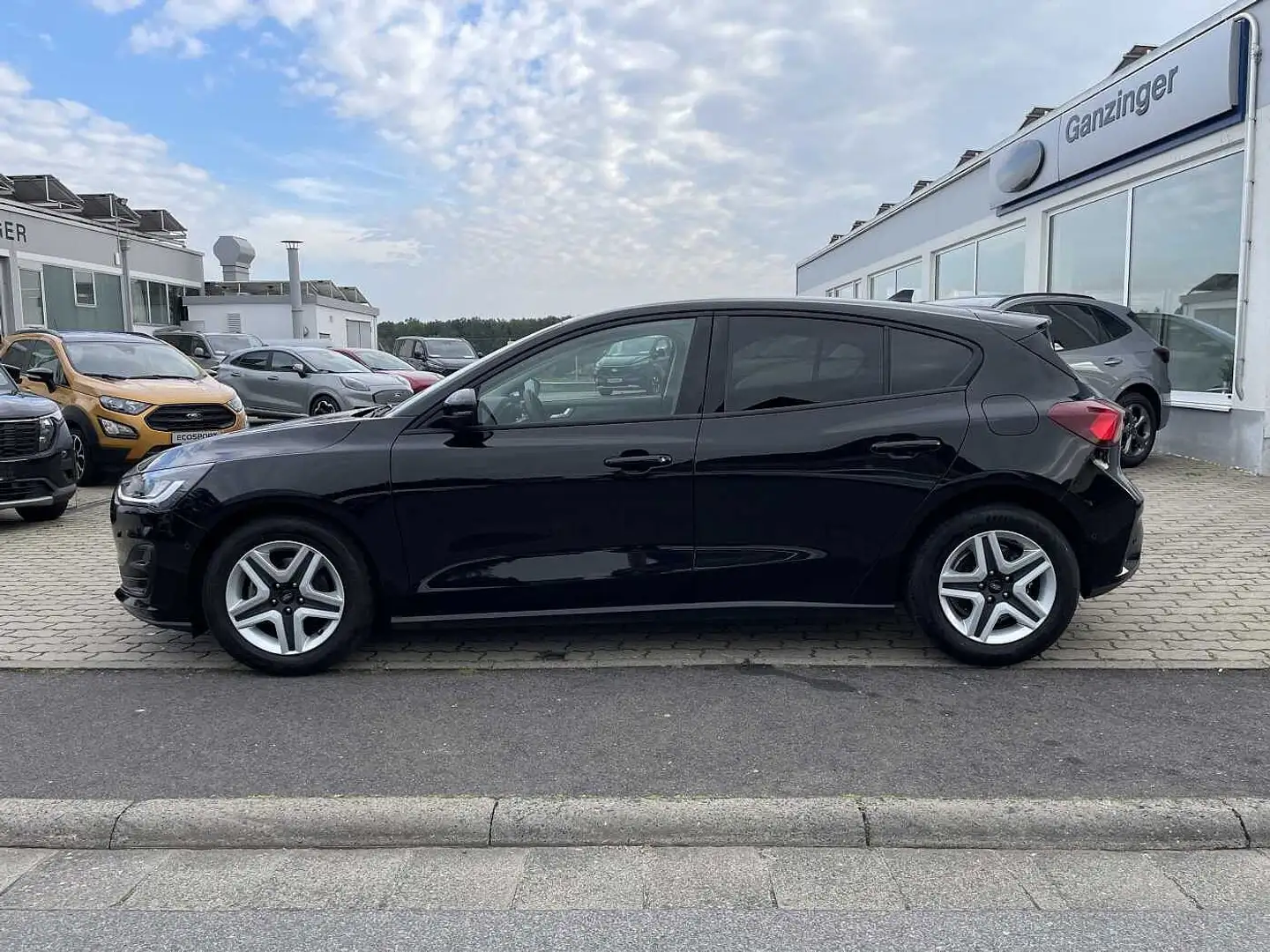 Ford Focus Cool & Connect, LED+NAVI+DAB+PDC+KAMERA+KEY-FREE+W Noir - 2