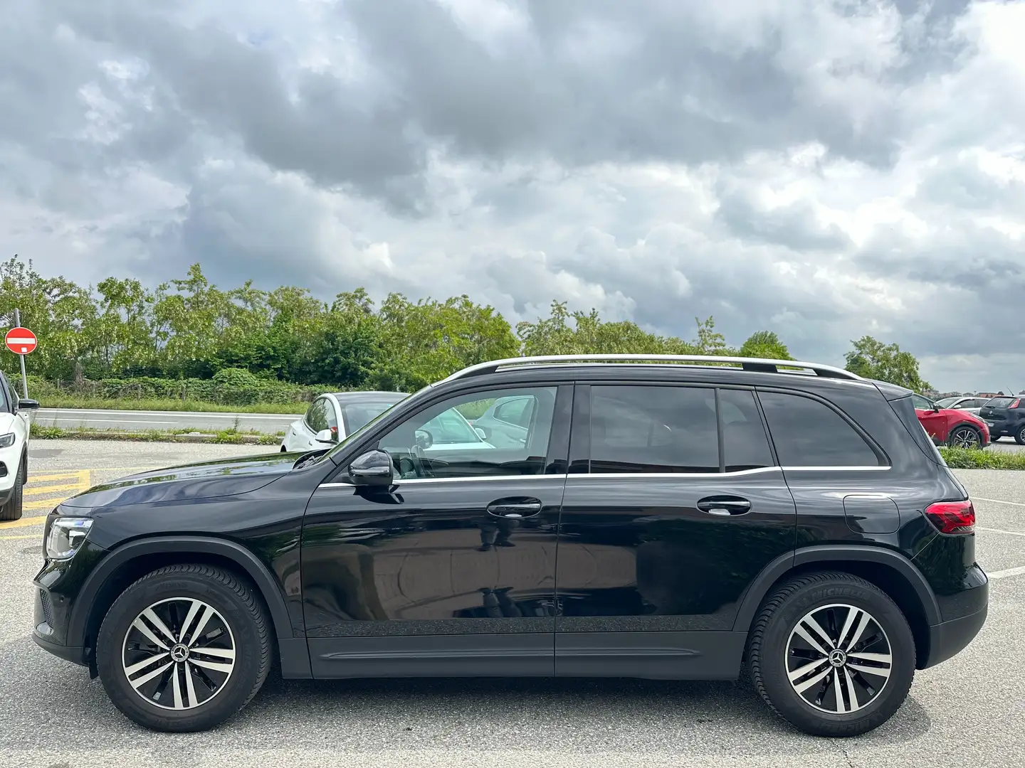 Mercedes-Benz GLB 200 GLB 200 d Business Extra auto Nero - 2