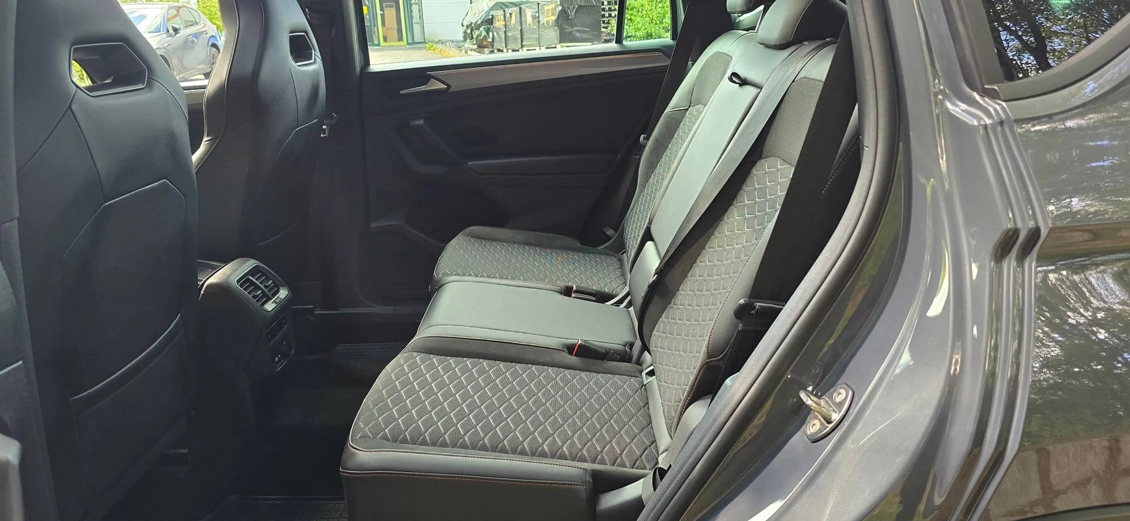 SEAT Tarraco Tarraco 2.0 TSI 4Drive OPF DSG FR*Panorama*4xSHZ*LED* — photo 10