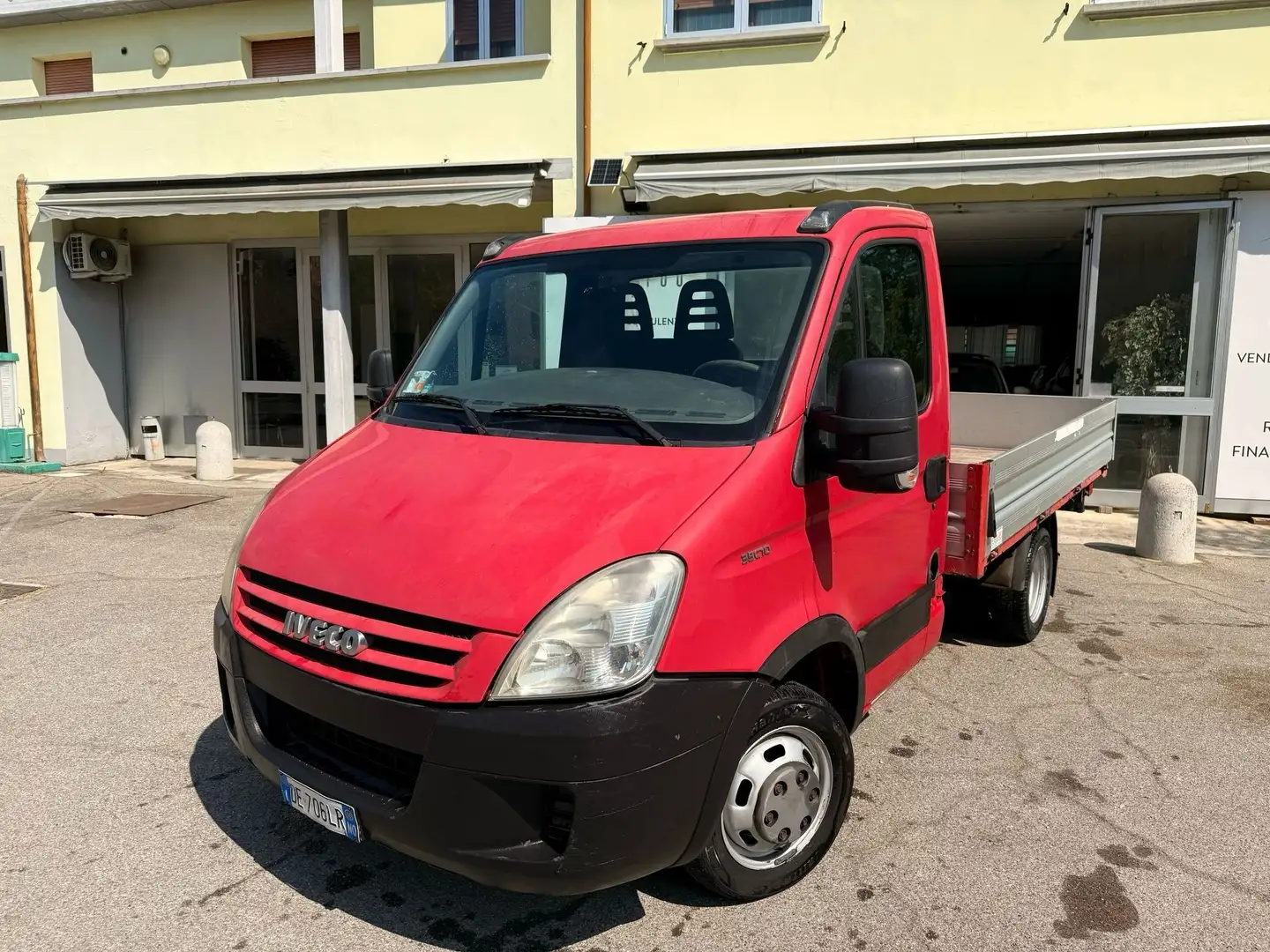 Iveco Daily 2.3 Diesel 35C Radstand 3450 CASSONE FISSO 1300 KG Červená - 1