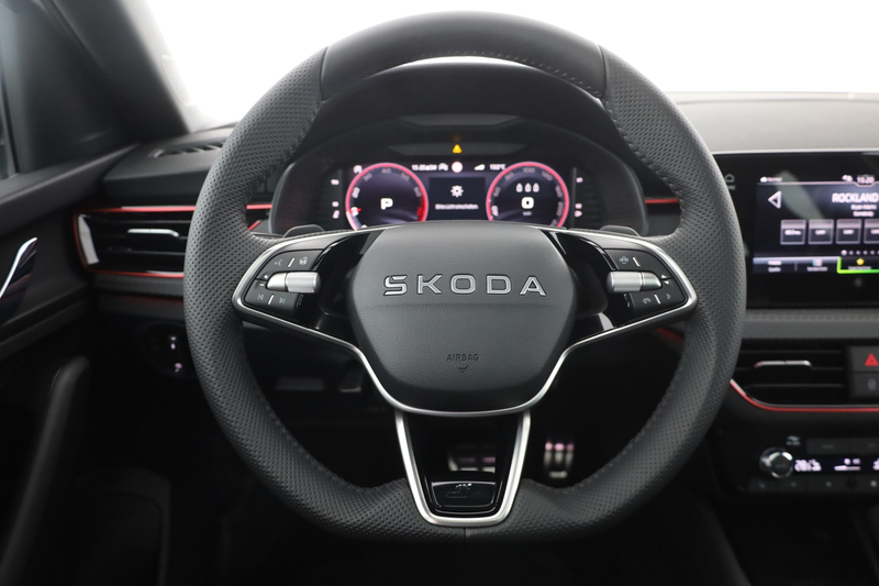 Skoda Scala Monte Carlo 1.0 TSI DSG Matrix Pano Kamera — photo 14