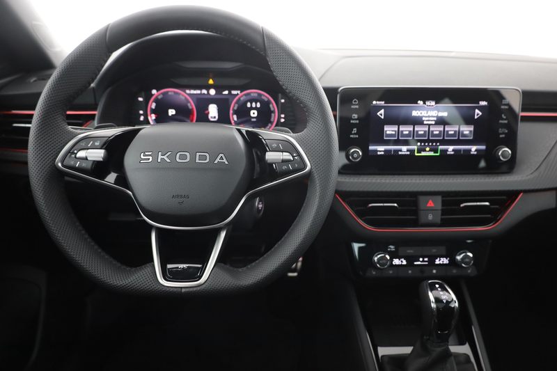 Skoda Scala Monte Carlo 1.0 TSI DSG Matrix Pano Kamera — photo 10