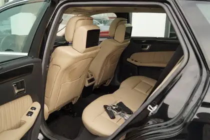 Annonce voiture d'occasion Mercedes-Benz E 500 - CARADIZE