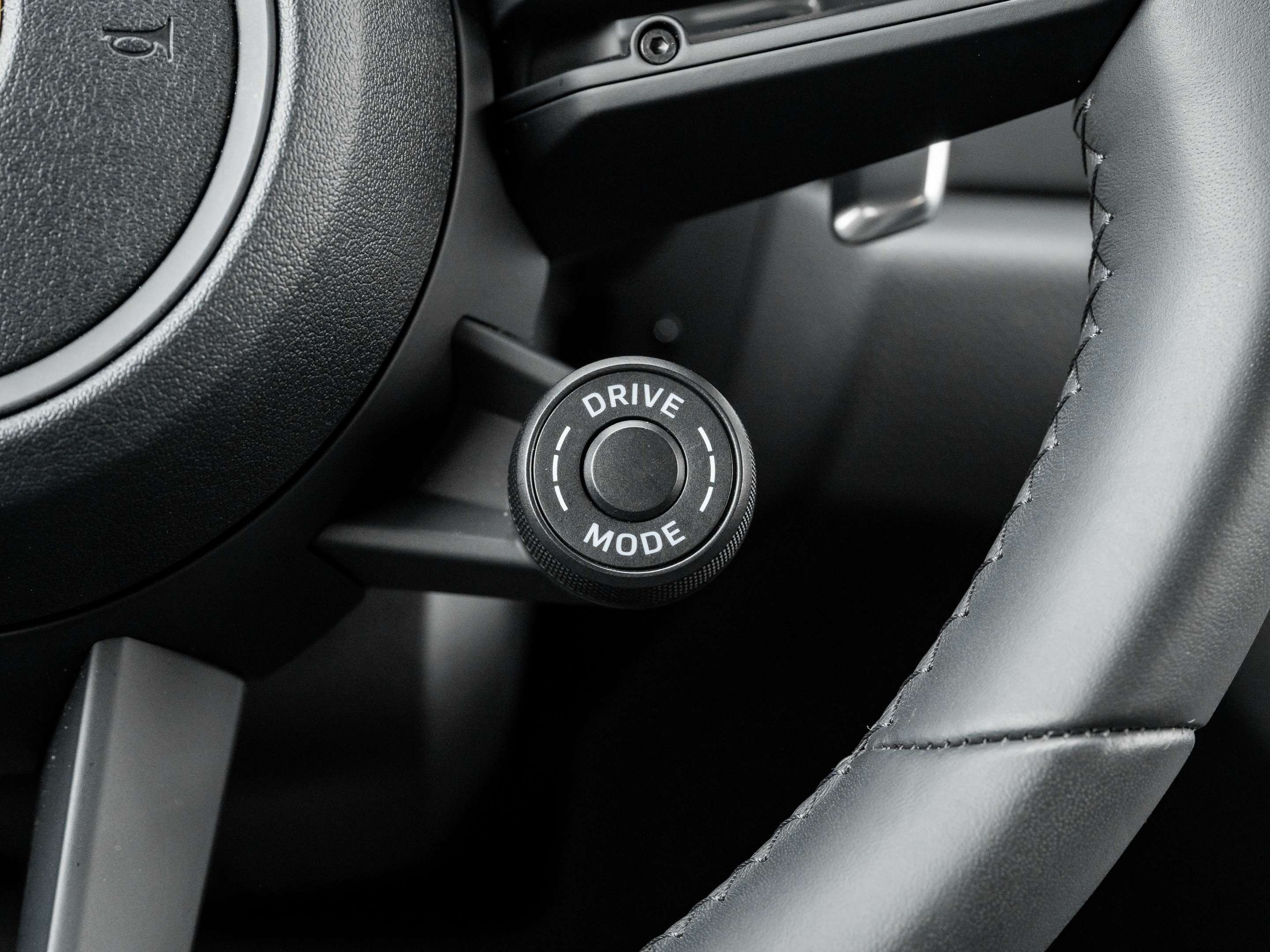 2025 Porsche Macan AWD | Winter Tire Package Included thumb 15
