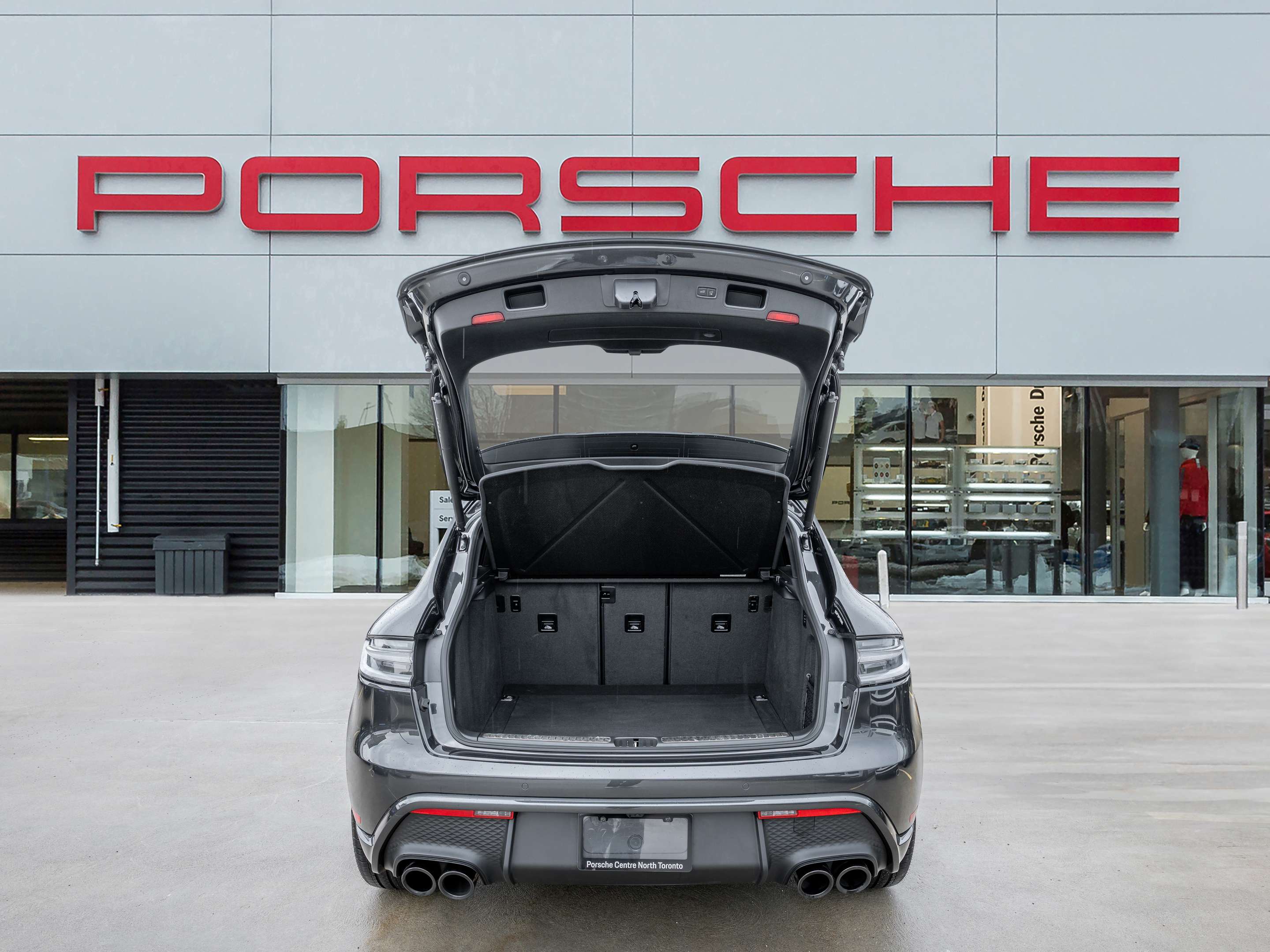2025 Porsche Macan AWD | Winter Tire Package Included thumb 9
