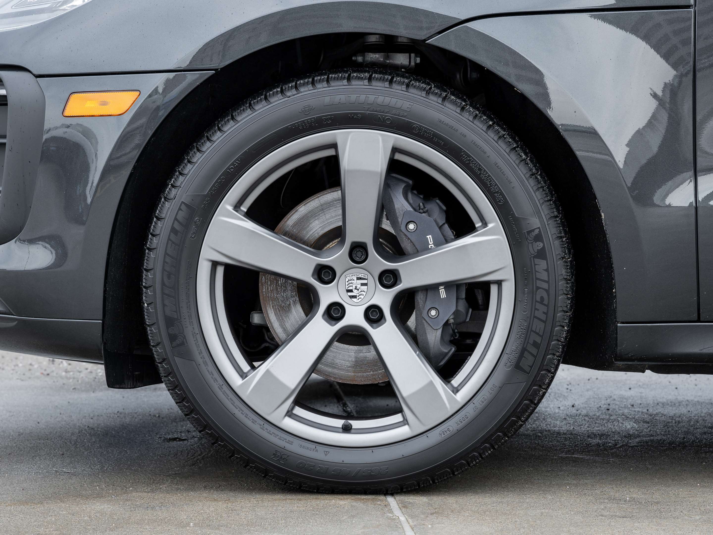 2025 Porsche Macan AWD | Winter Tire Package Included thumb 7
