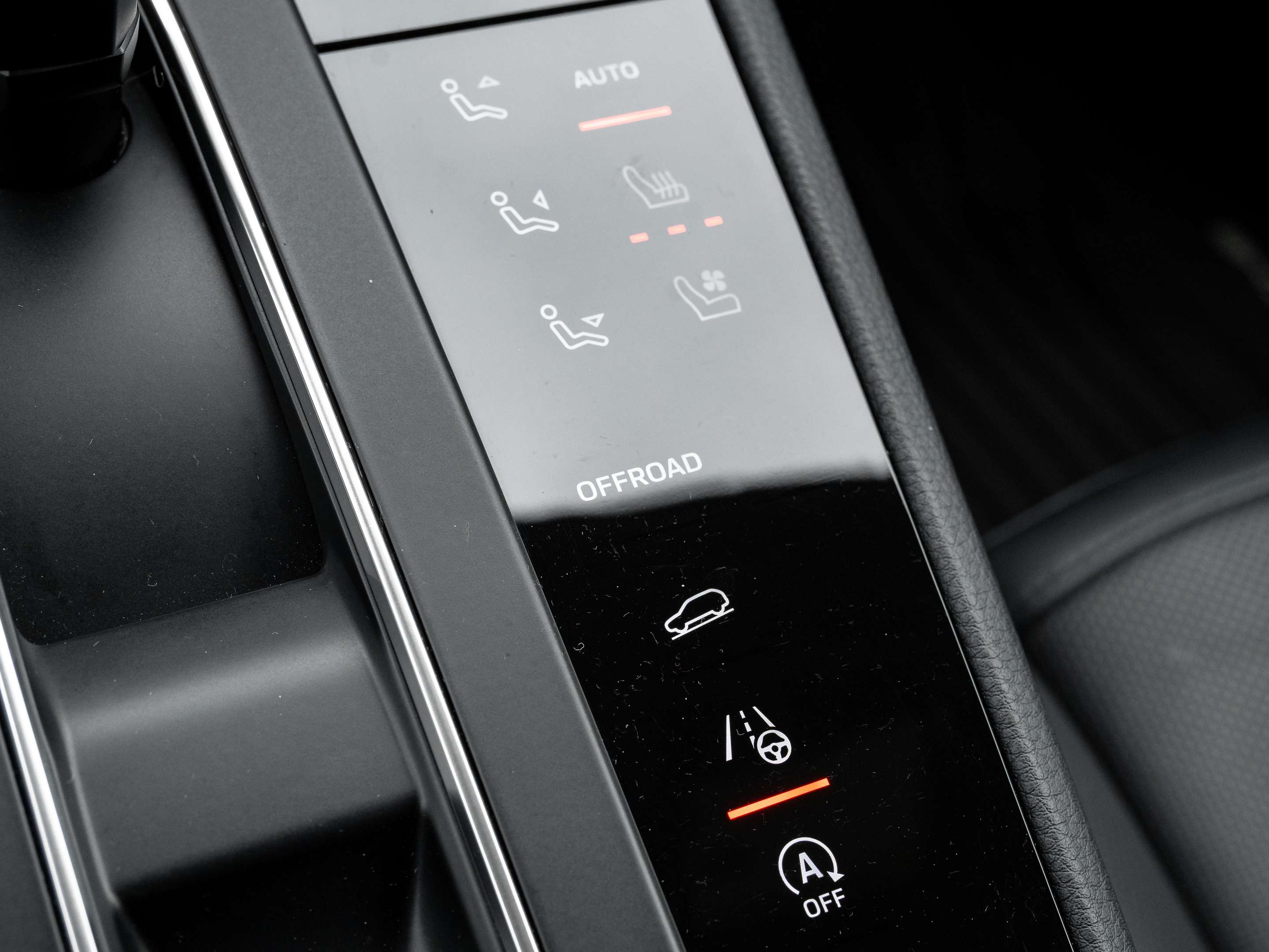 2025 Porsche Macan AWD | Winter Tire Package Included thumb 25