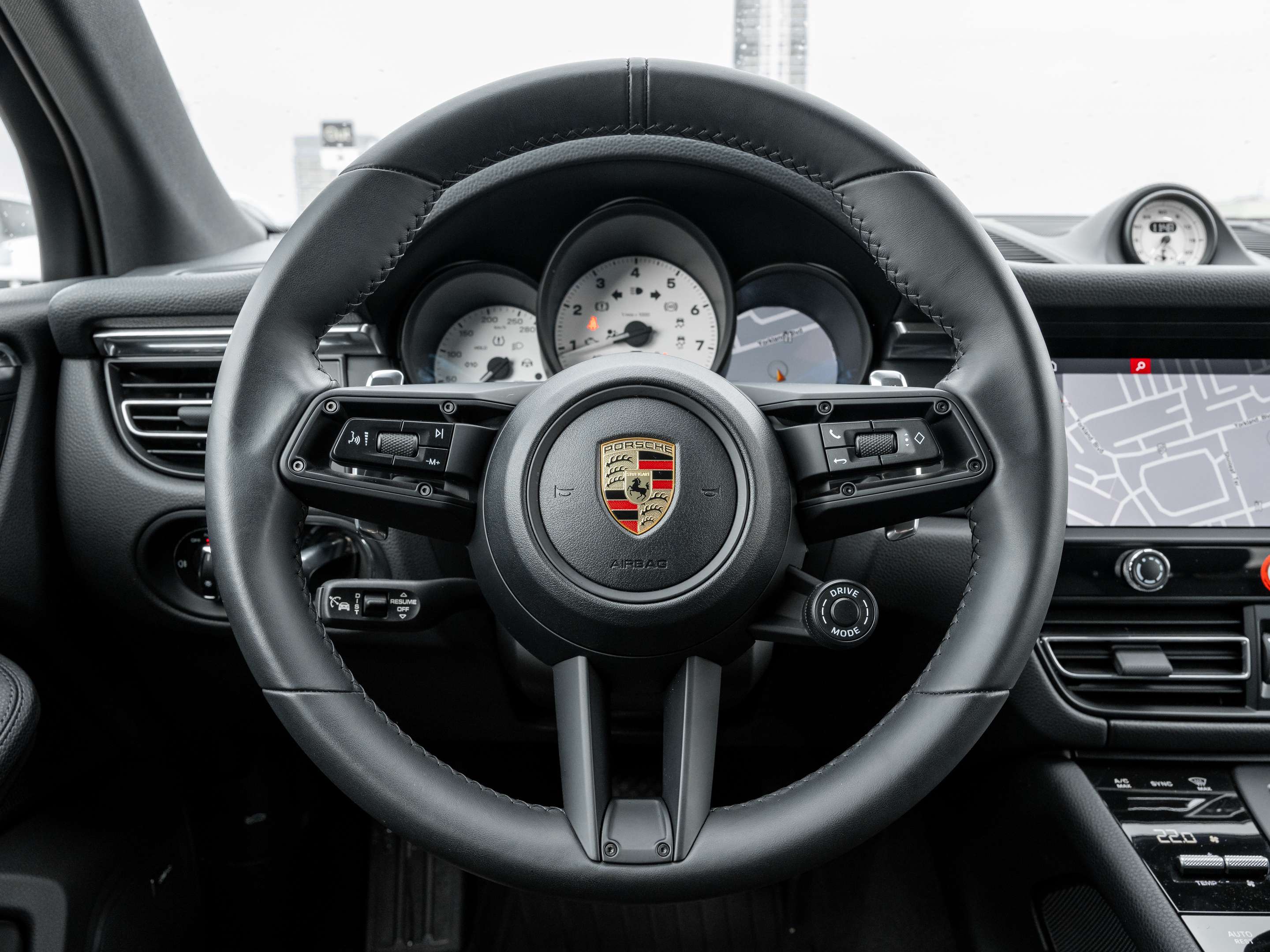 2025 Porsche Macan AWD | Winter Tire Package Included thumb 13