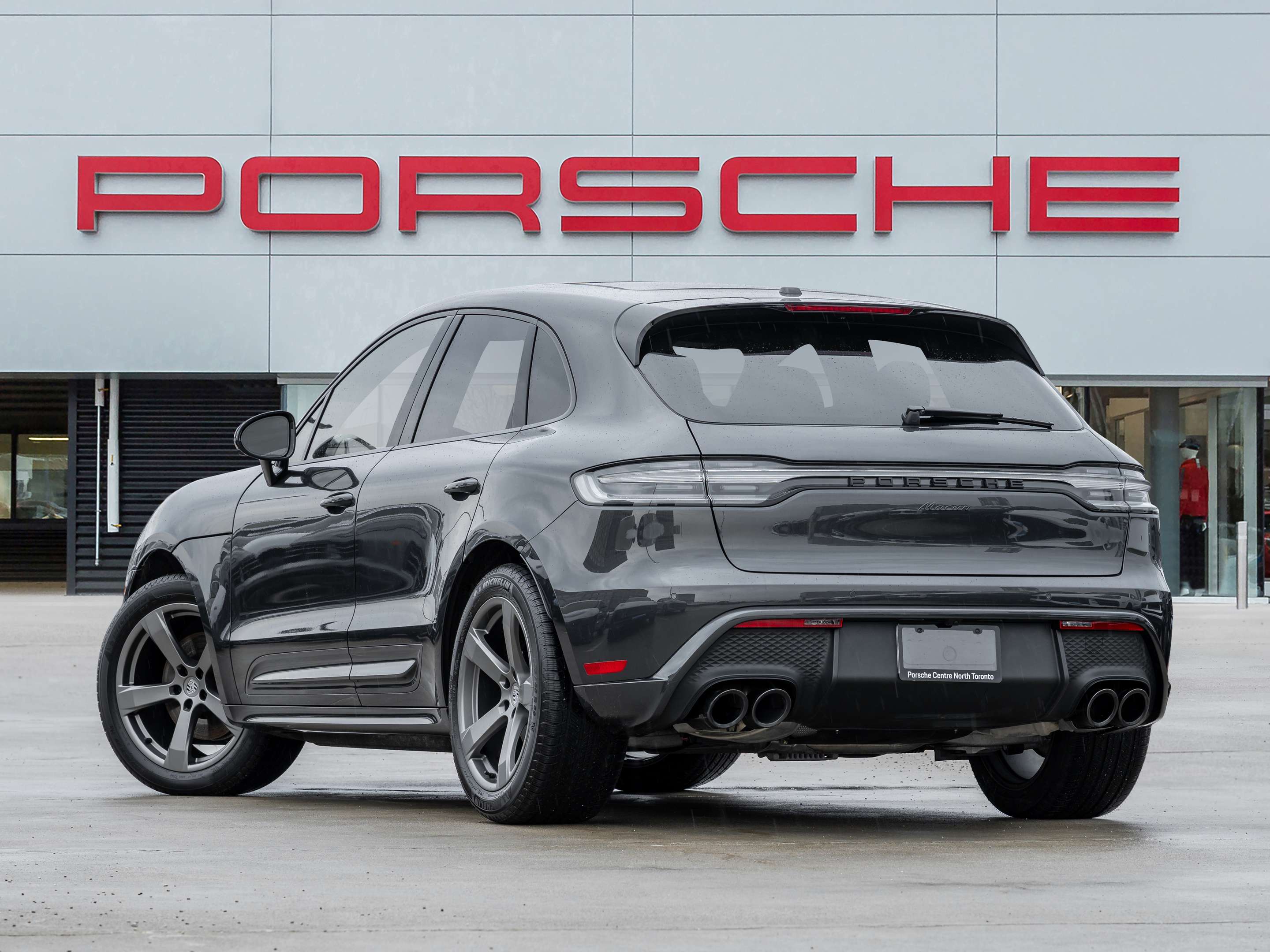 2025 Porsche Macan AWD | Winter Tire Package Included alt 3