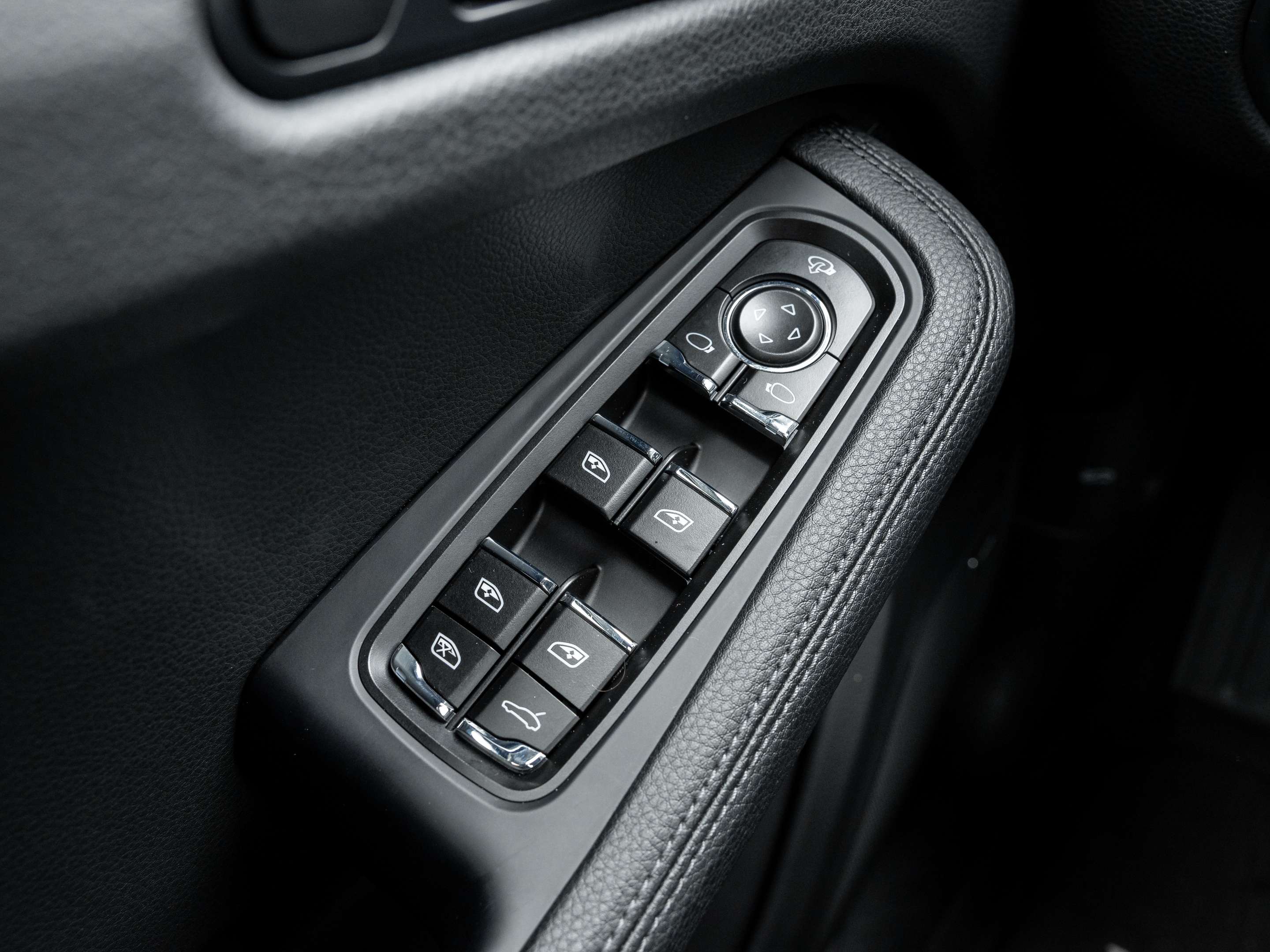 2025 Porsche Macan AWD | Winter Tire Package Included thumb 20