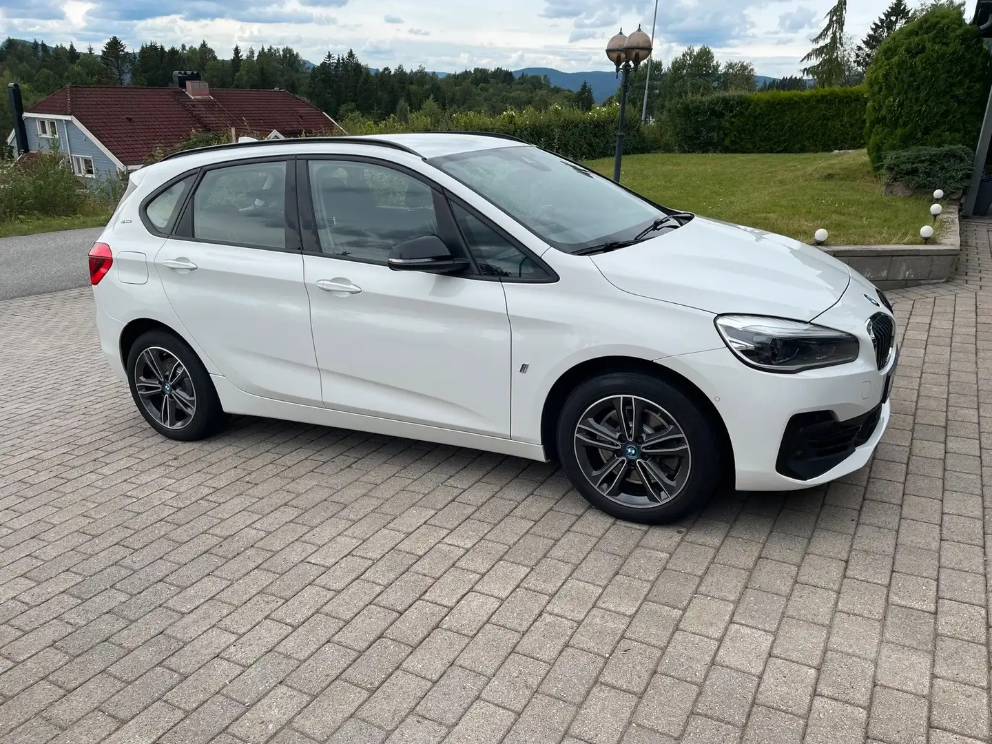 BMW 225 225xe iPerformance Active Tourer Sport Line Weiß - 1