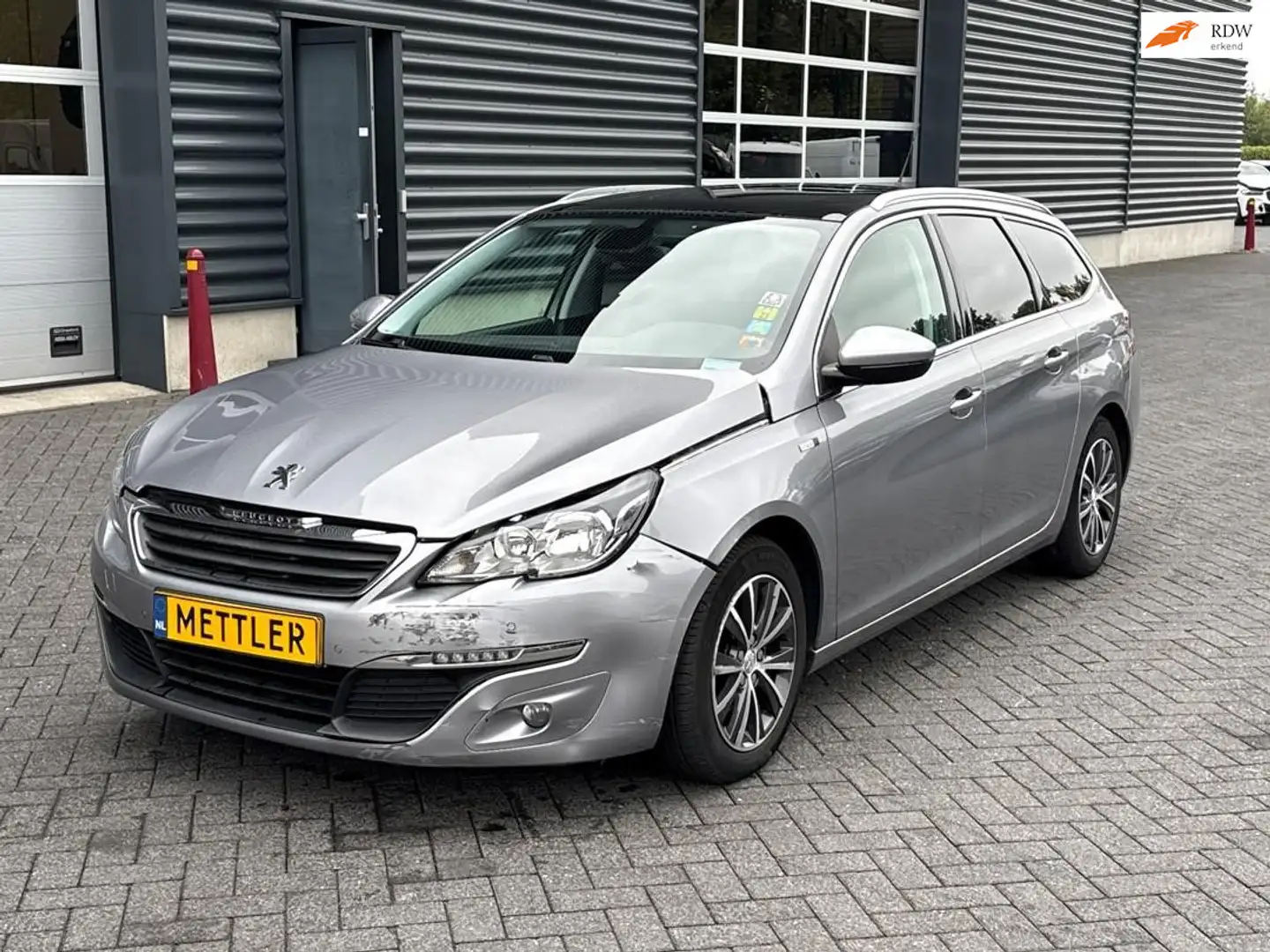 Peugeot 308 SW 1.2 PureTech Style, navigatie, cruise control, Grau - 1