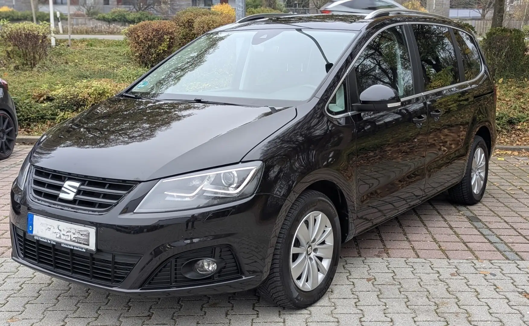 SEAT Alhambra 2.0 TDI *7-Sitzer*Standheizung*AHK*Cam*Nav* Schwarz - 2