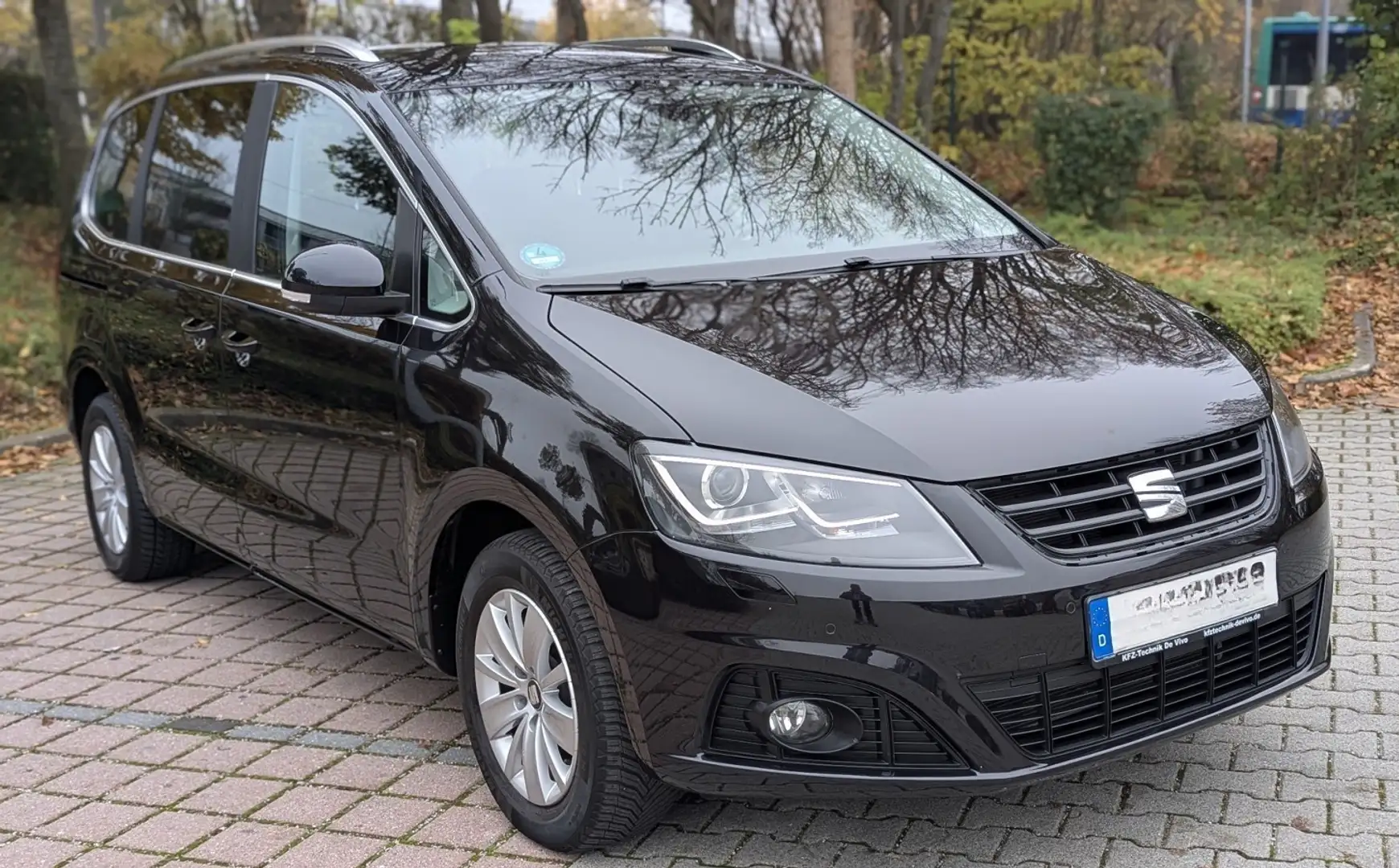 SEAT Alhambra 2.0 TDI *7-Sitzer*Standheizung*AHK*Cam*Nav* Schwarz - 1