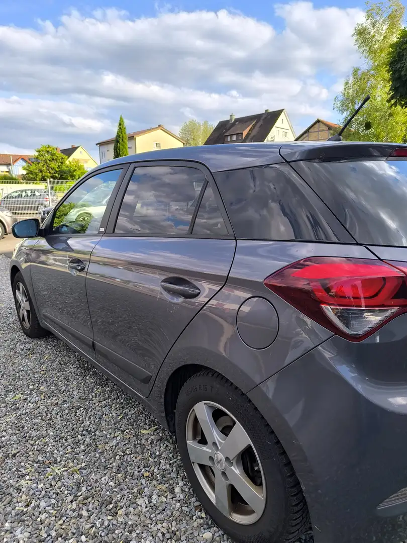 Hyundai i20 Passion Gris - 2