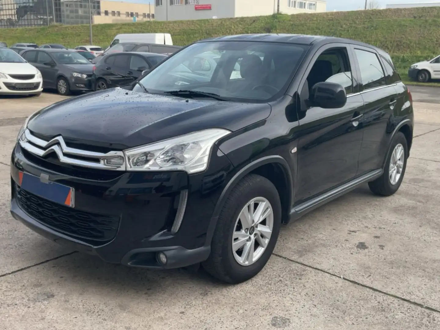 Citroen C4 Aircross 1.6 E-HDI115 4X2 FEEL EDITION Schwarz - 1
