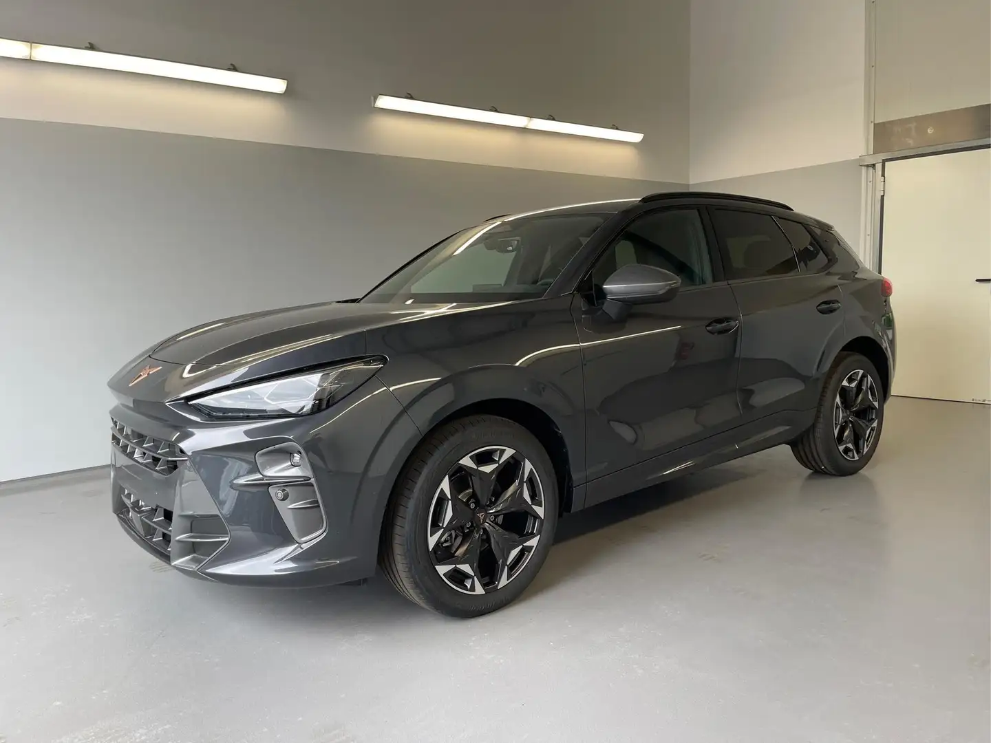 CUPRA Terramar 1.5 eTSI DSG Matrix+Kessy+AHK+eHeck+Dinamica+Ca... Grau - 1