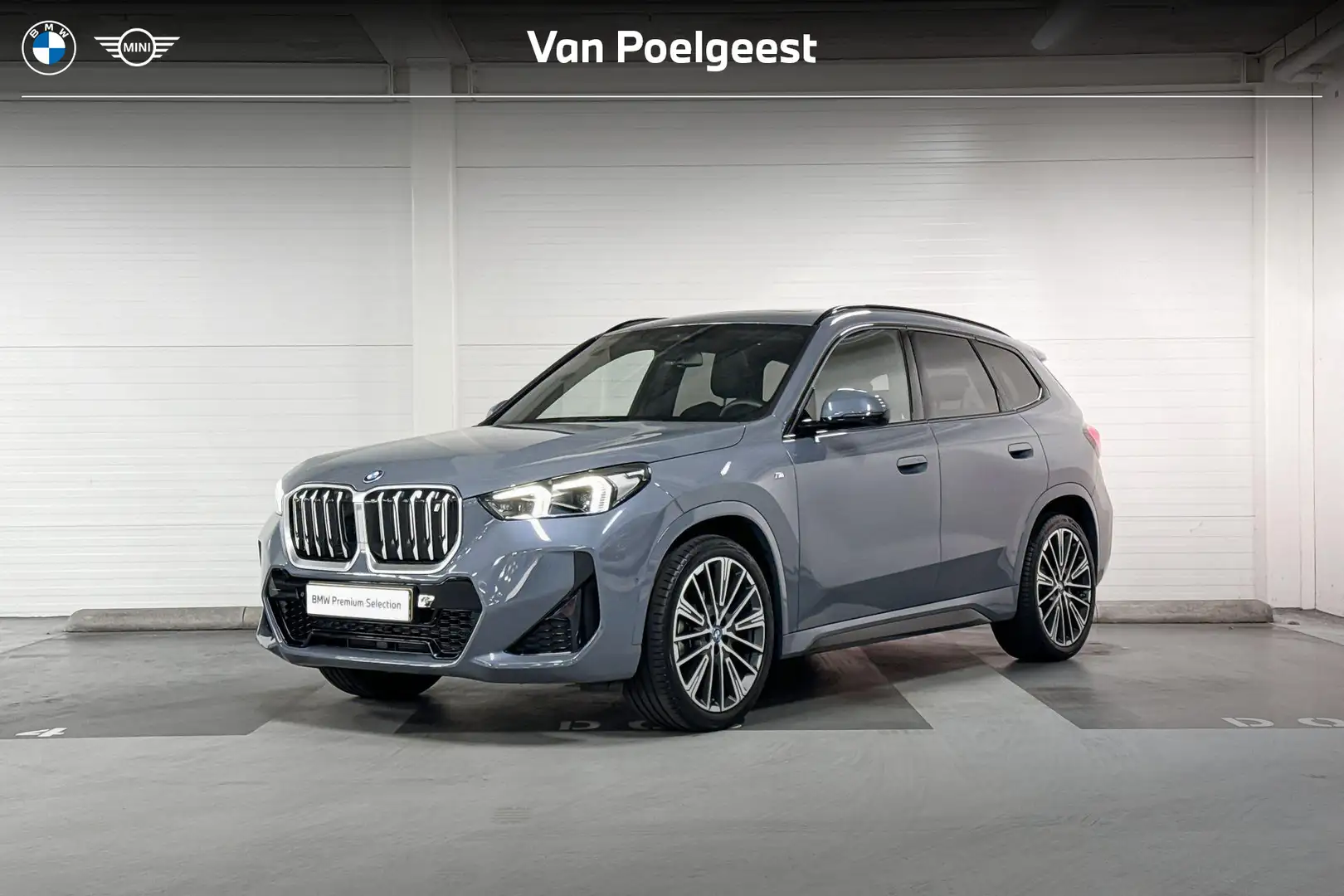 BMW iX1 xDrive30 67 kWh l M-Sport l trekhaak Gris - 1